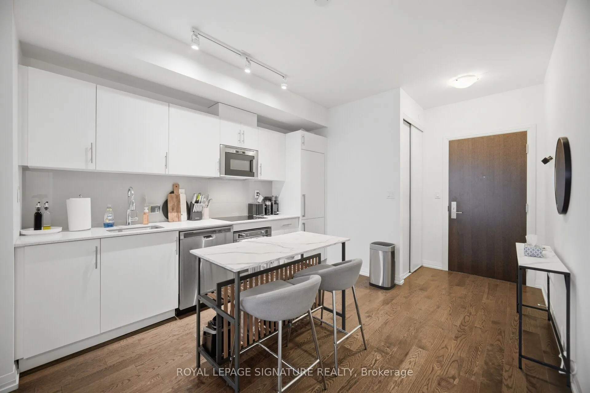 460 Adelaide Street E #1801