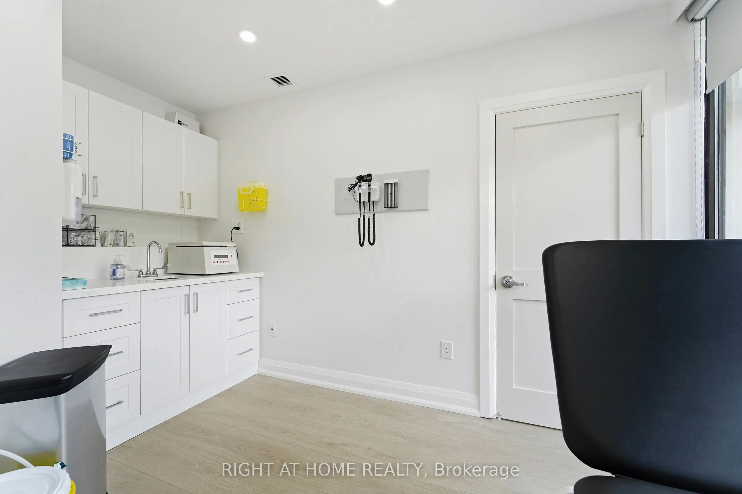 235 St Clair Avenue W #109