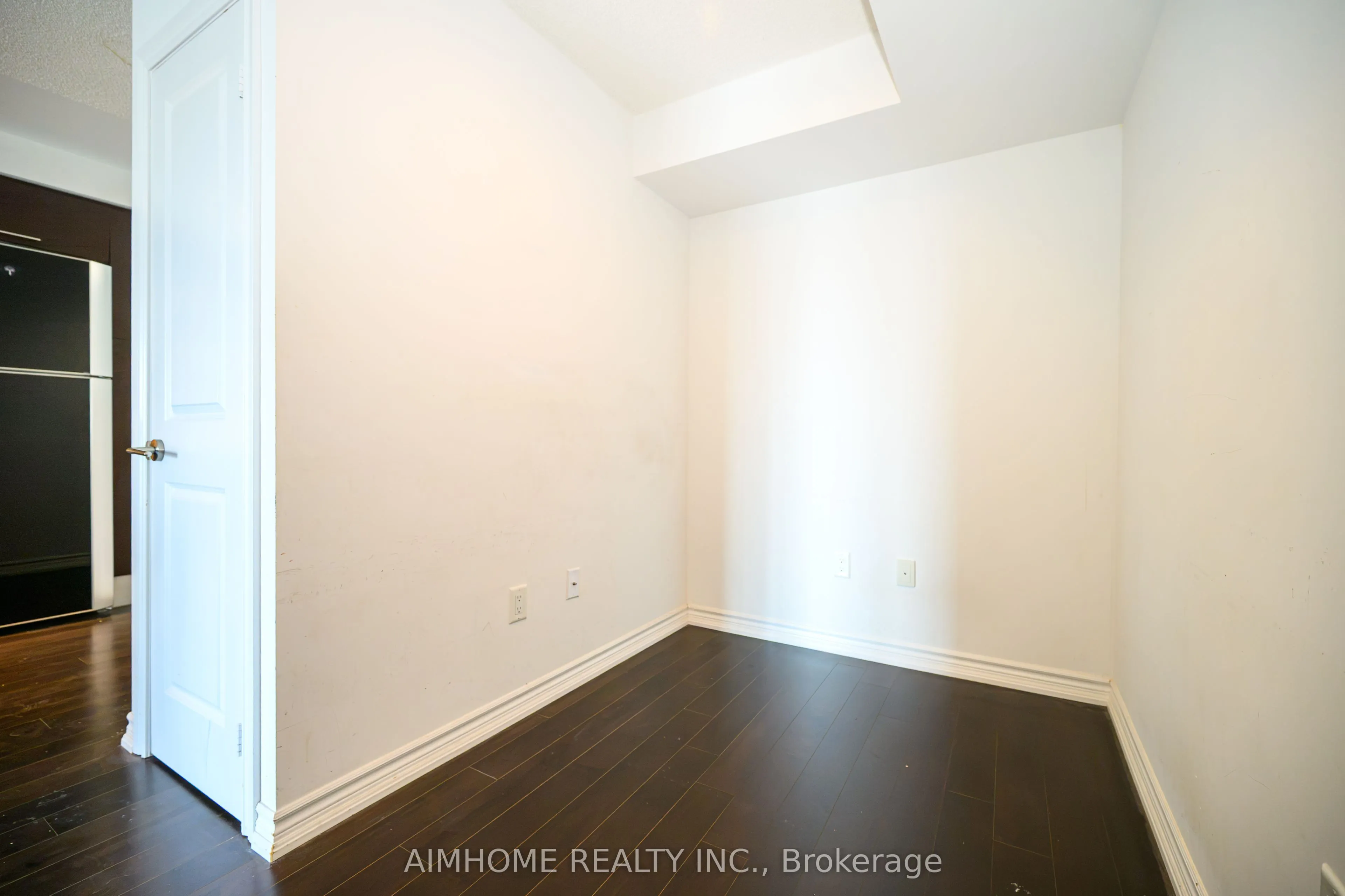 386 Yonge Street #1405