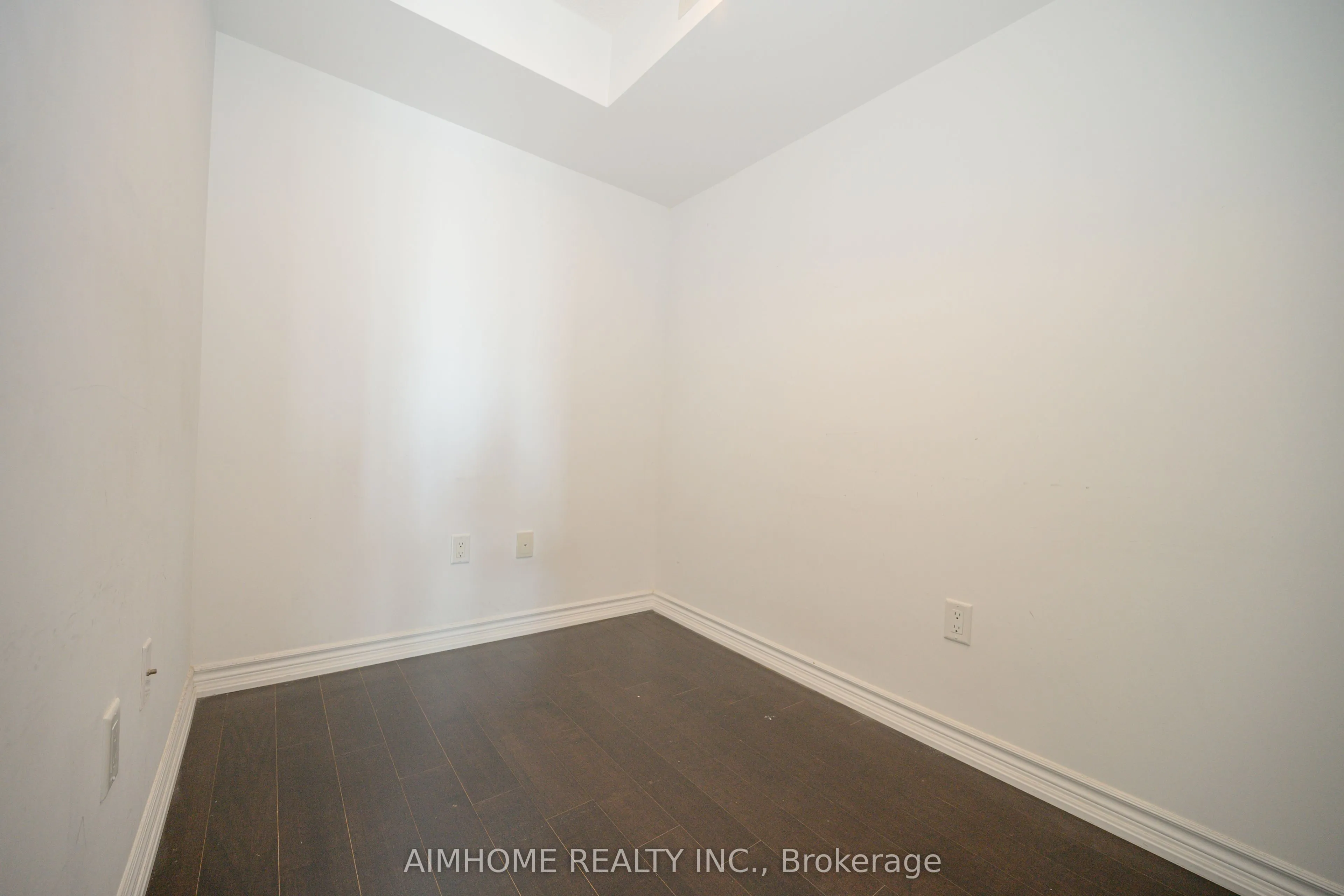 386 Yonge Street #1405