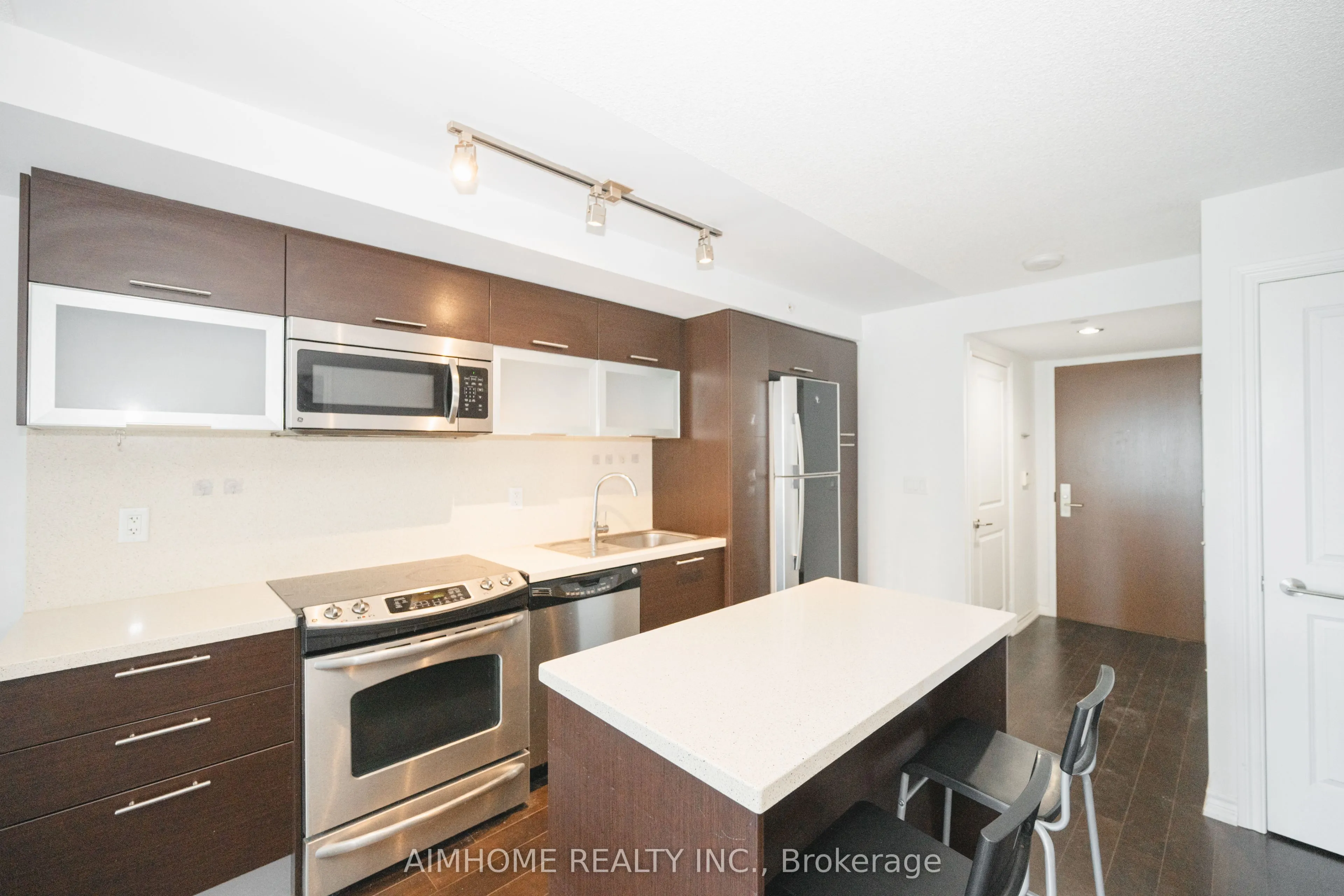 386 Yonge Street #1405