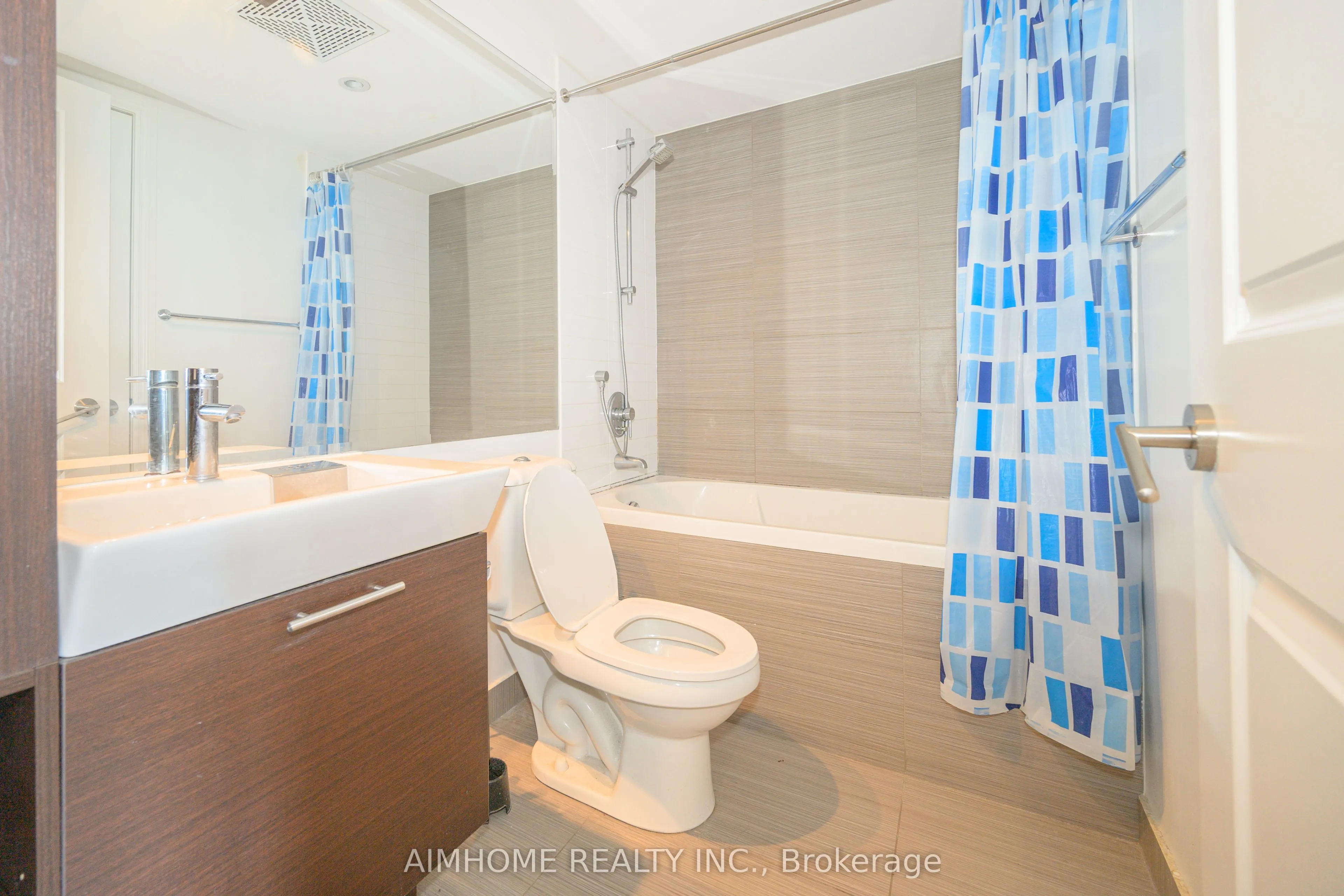 386 Yonge Street #1405