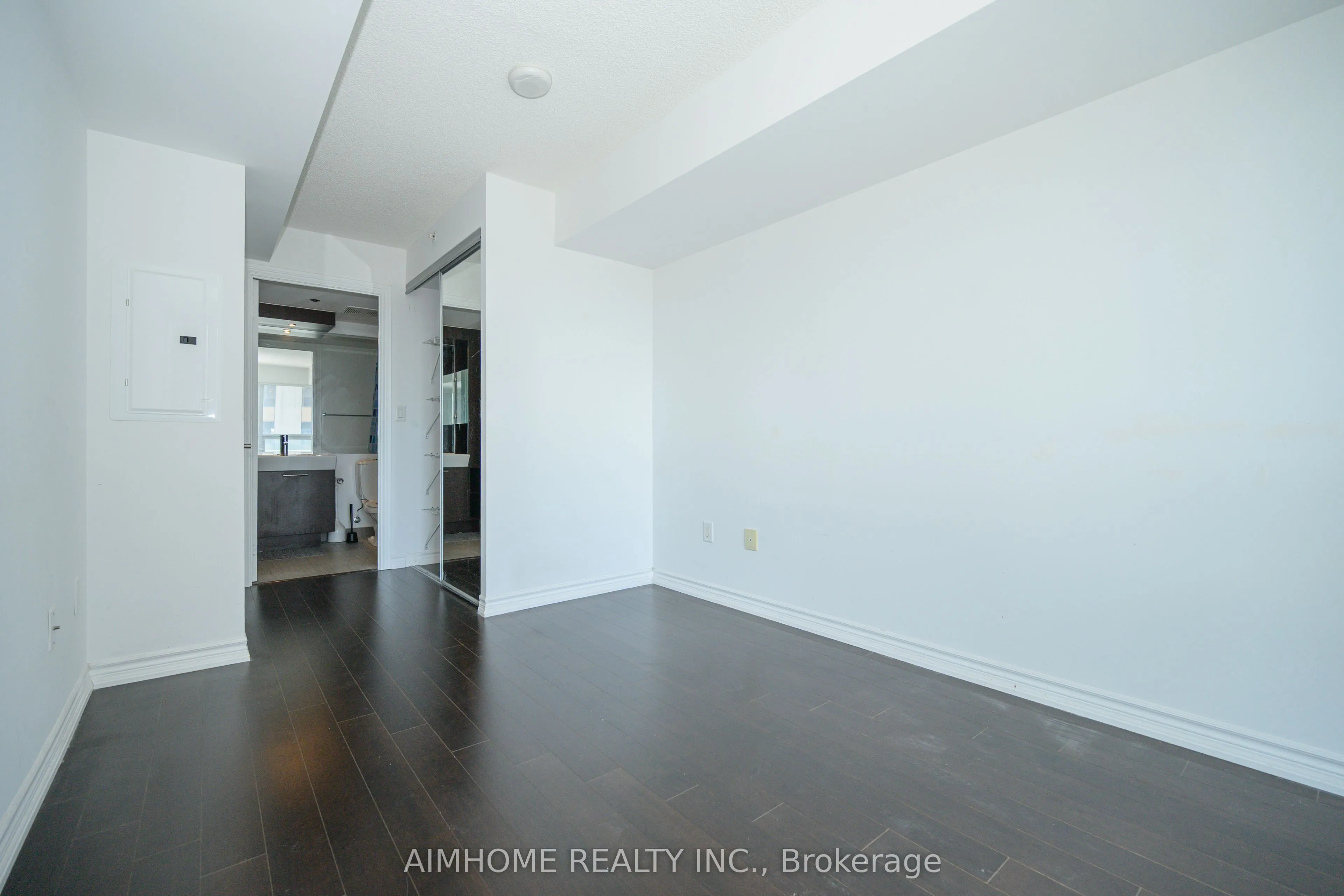 386 Yonge Street #1405
