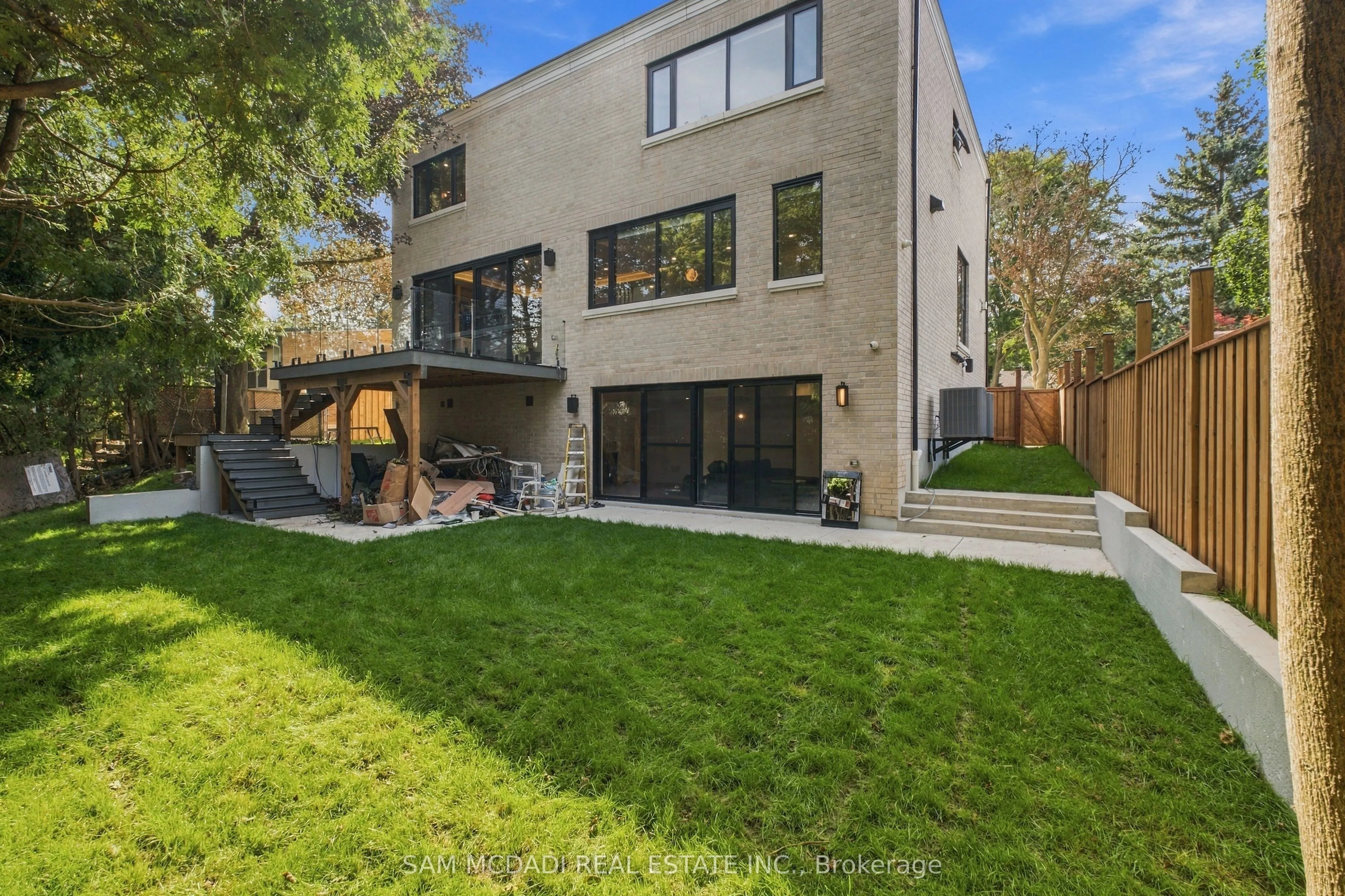 6 North Hills Terrace