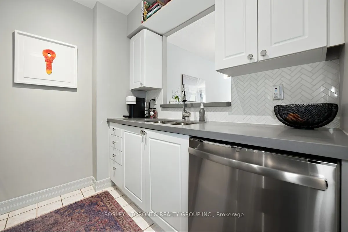 5 Rosehill Avenue #808