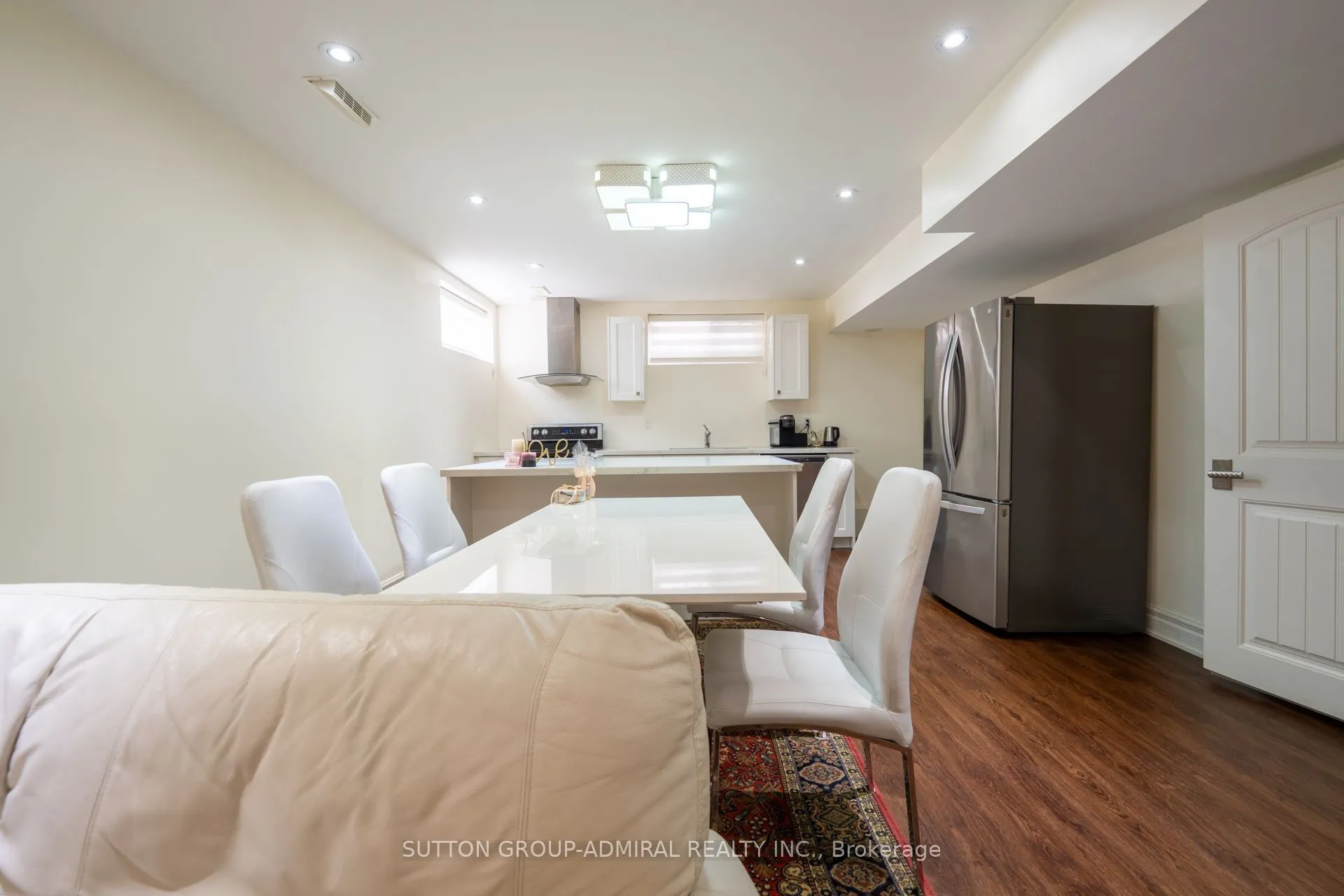9 Calderon Crescent