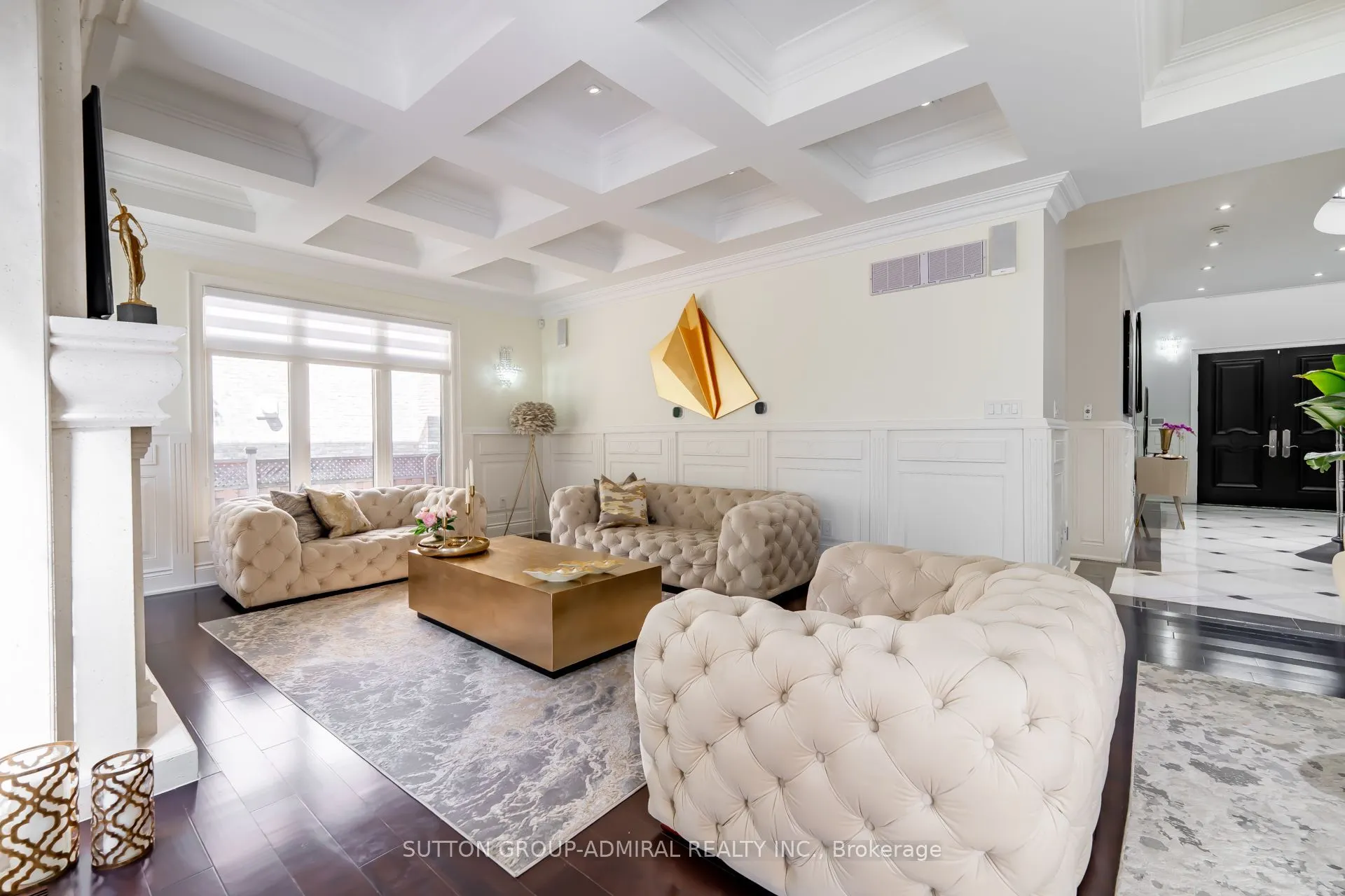 9 Calderon Crescent