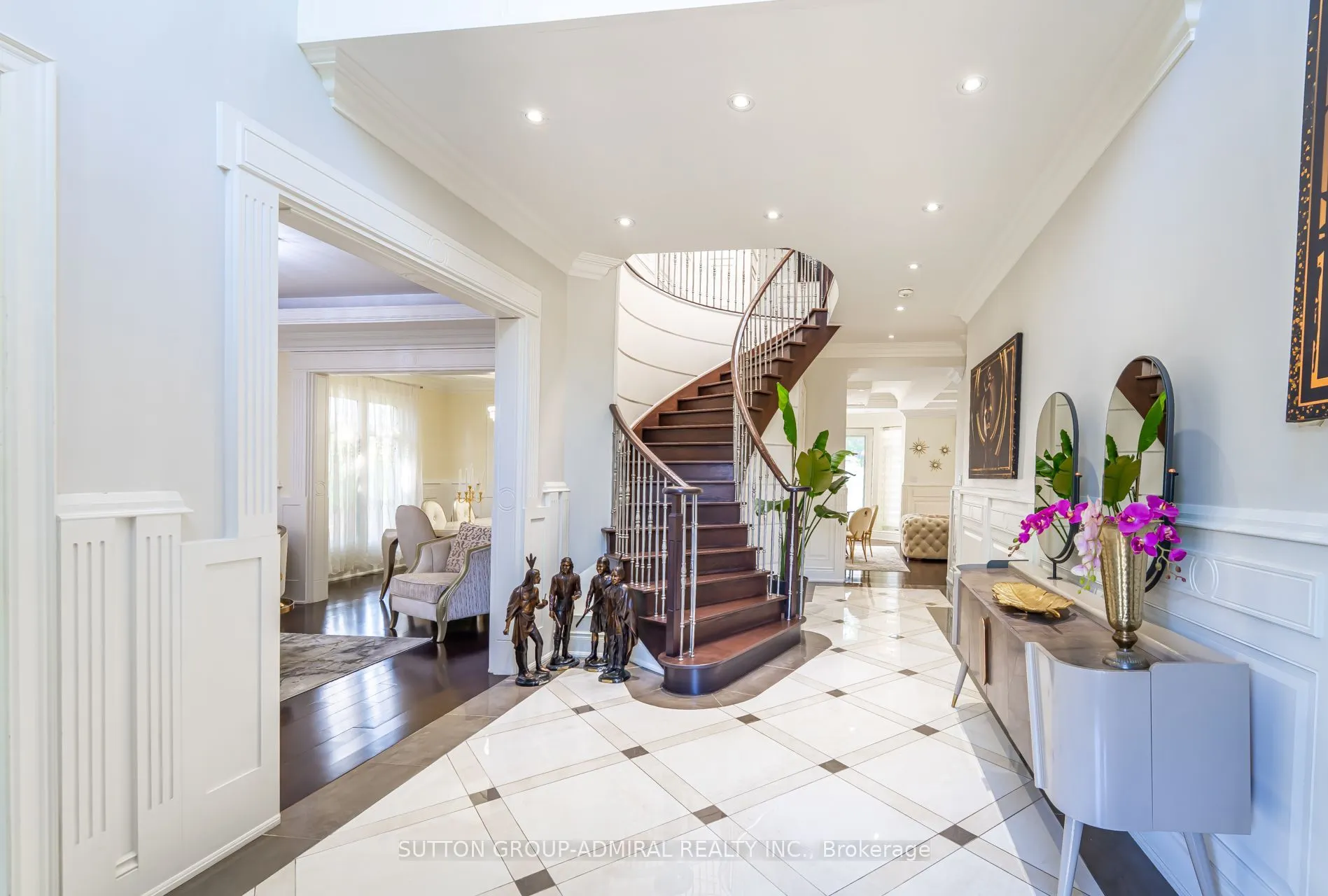 9 Calderon Crescent