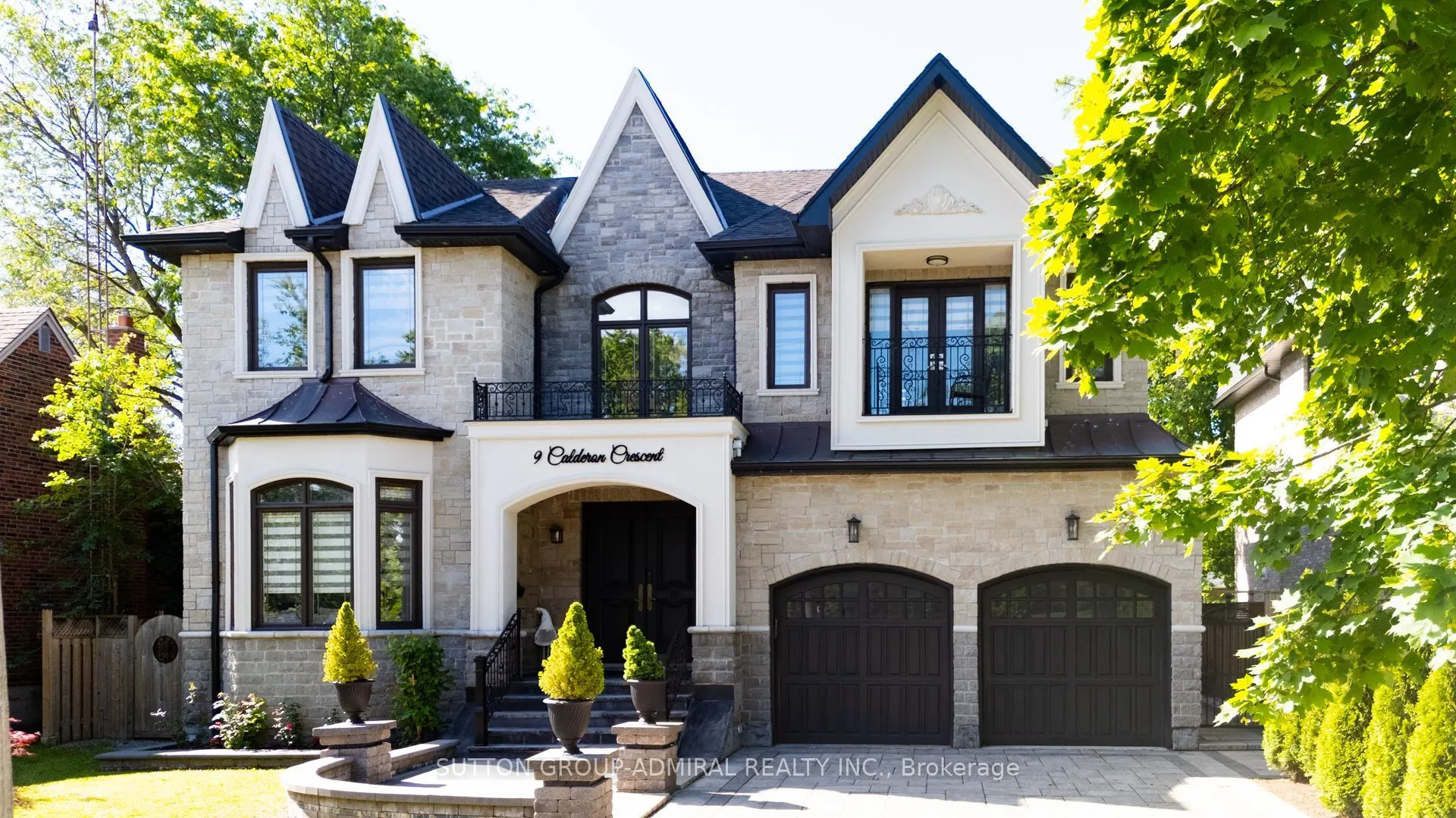 9 Calderon Crescent