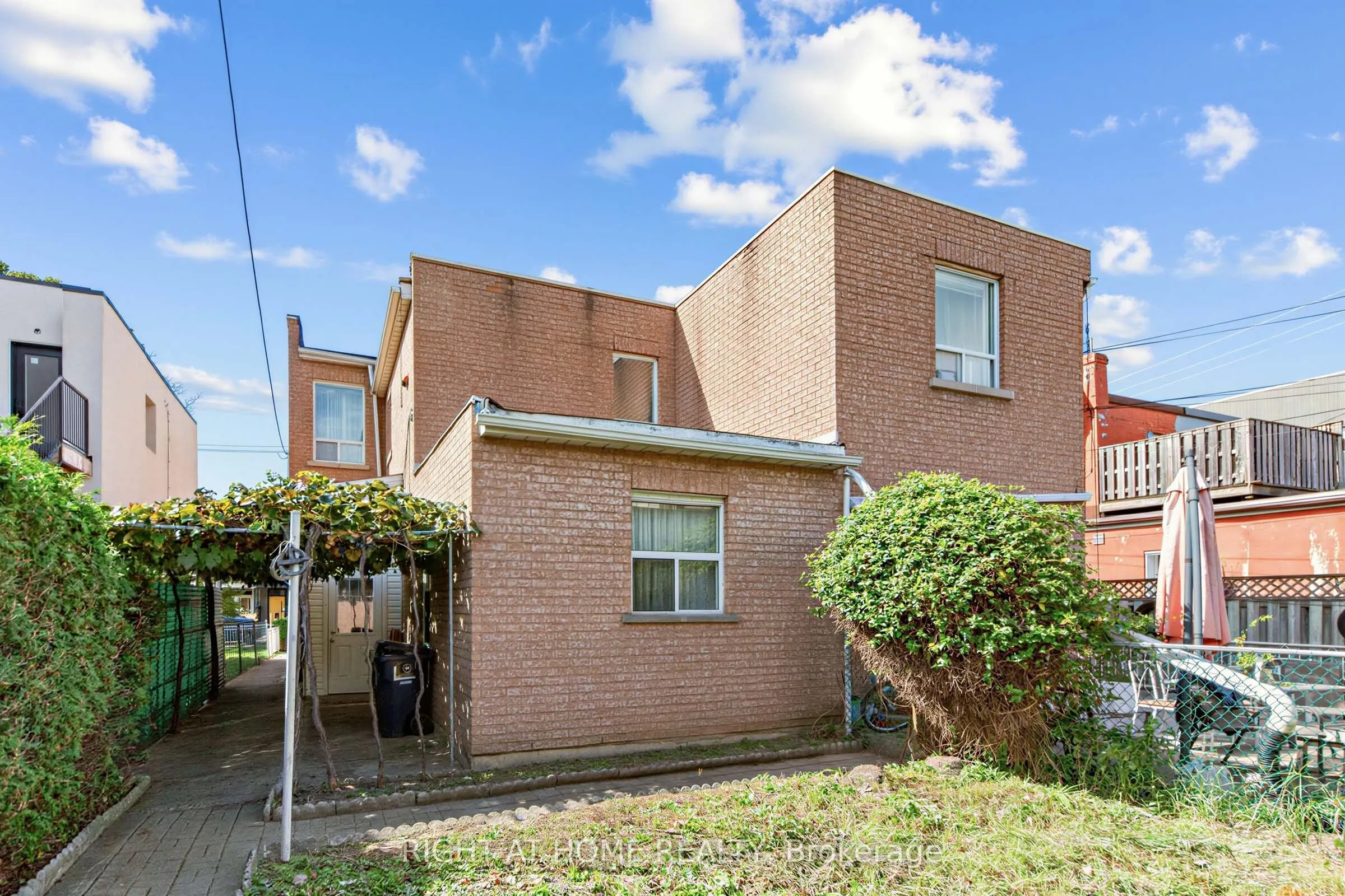 147 Dovercourt Road