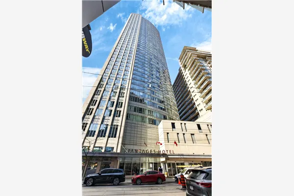 200 Victoria Street #1214