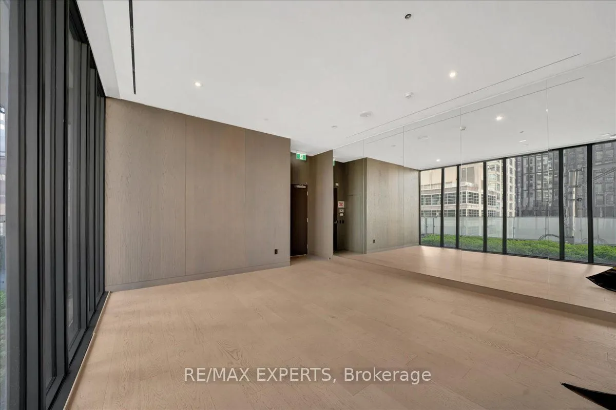 25 Richmond Street E #1815