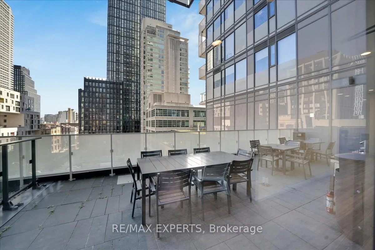 25 Richmond Street E #1815