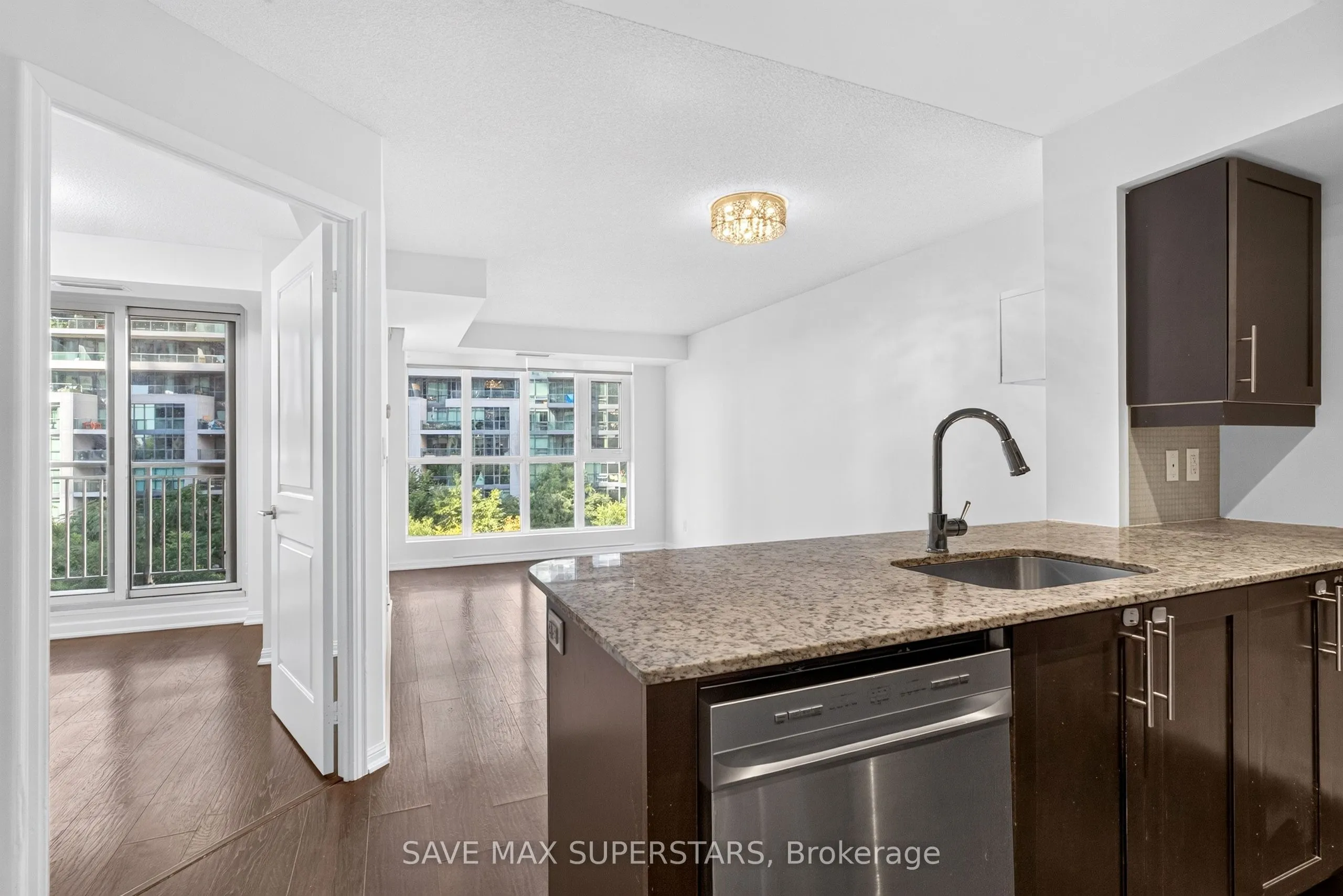 35 Bastion Street #714
