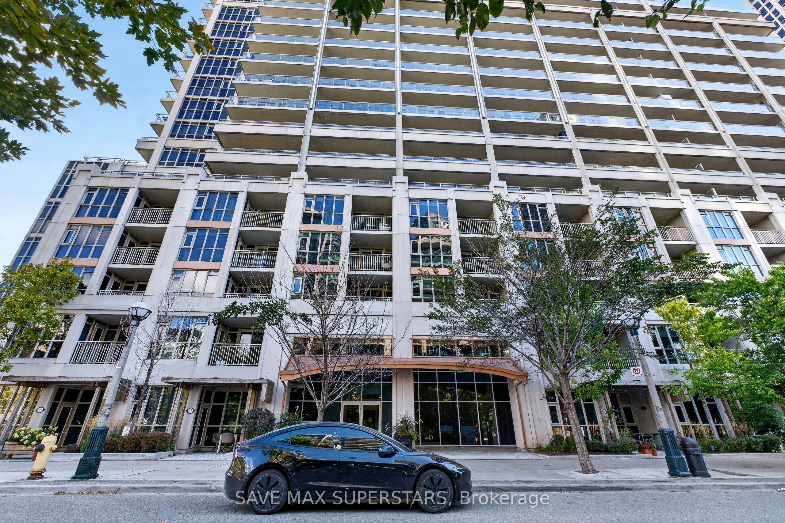 35 Bastion Street #714