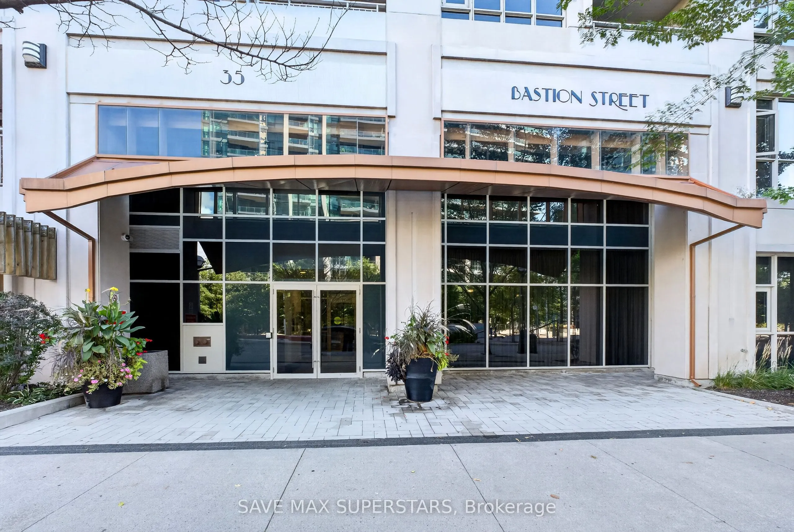 35 Bastion Street #714