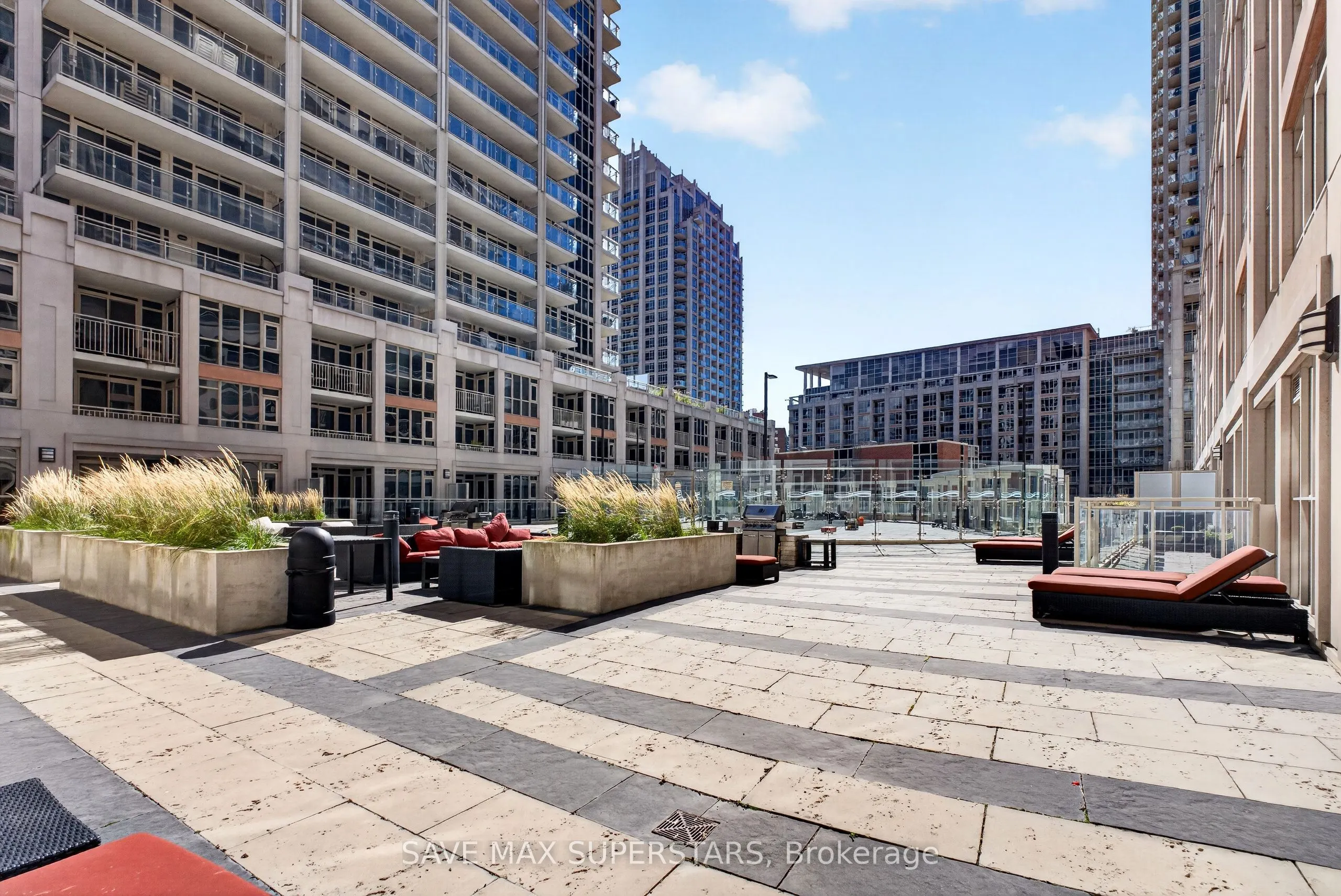 35 Bastion Street #714