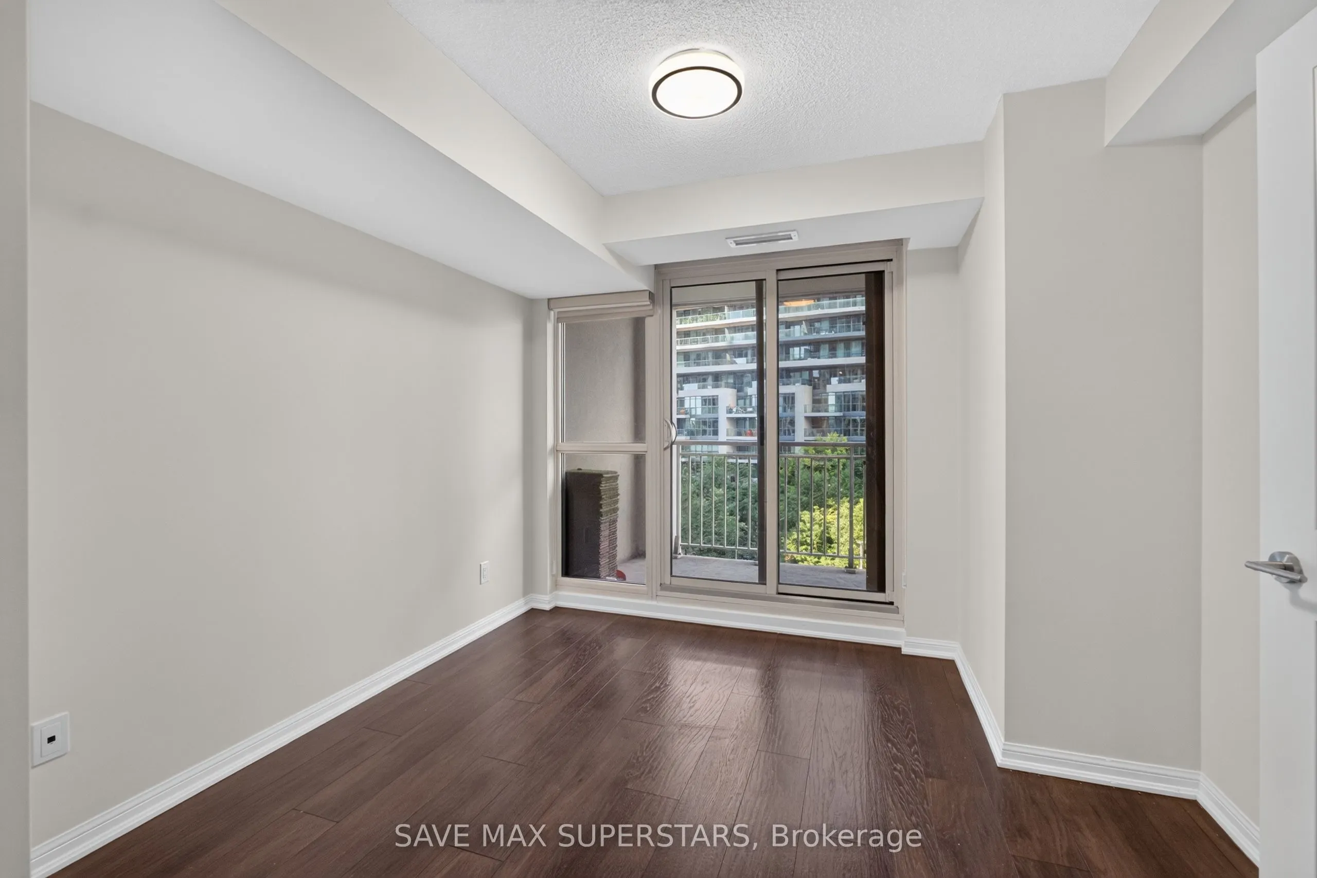 35 Bastion Street #714