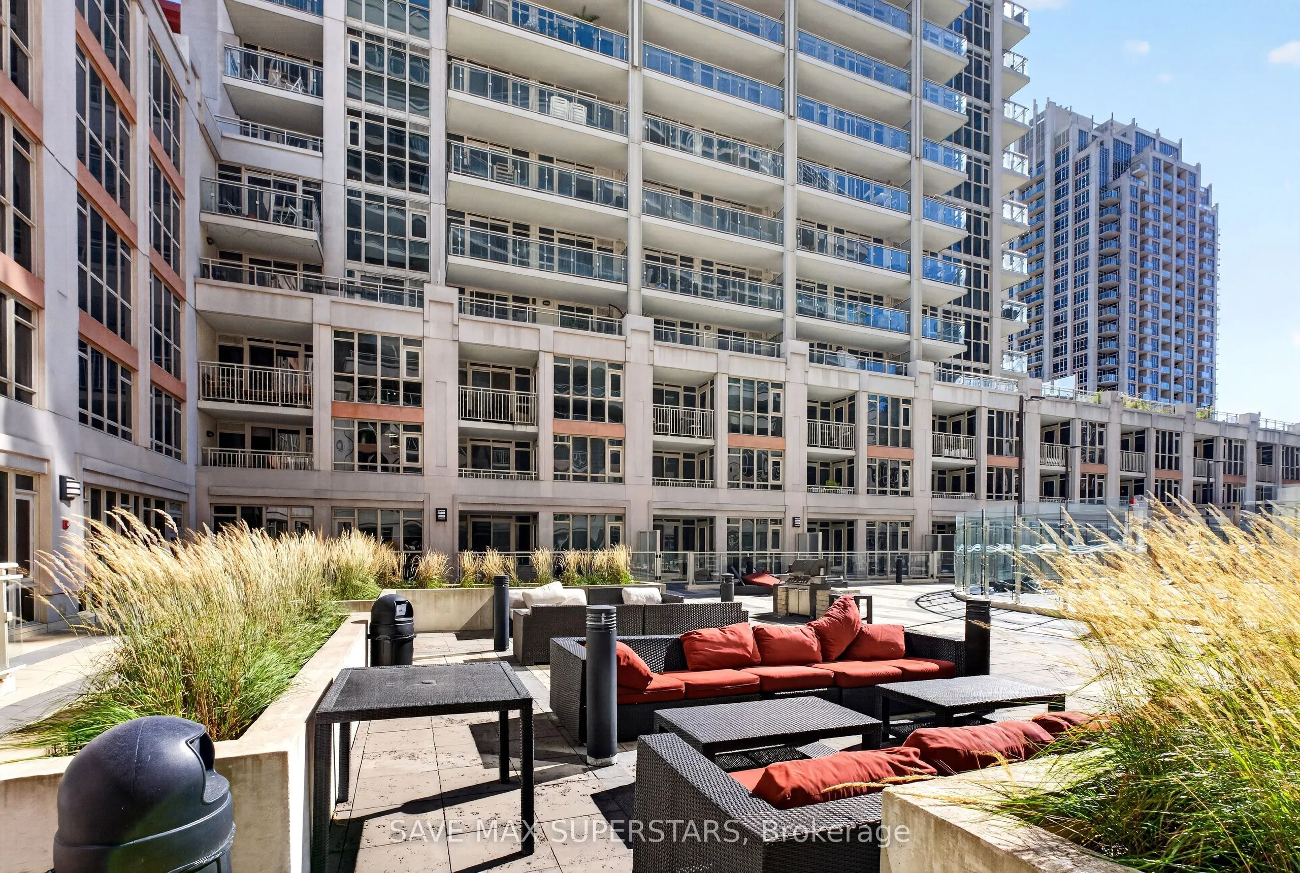 35 Bastion Street #714