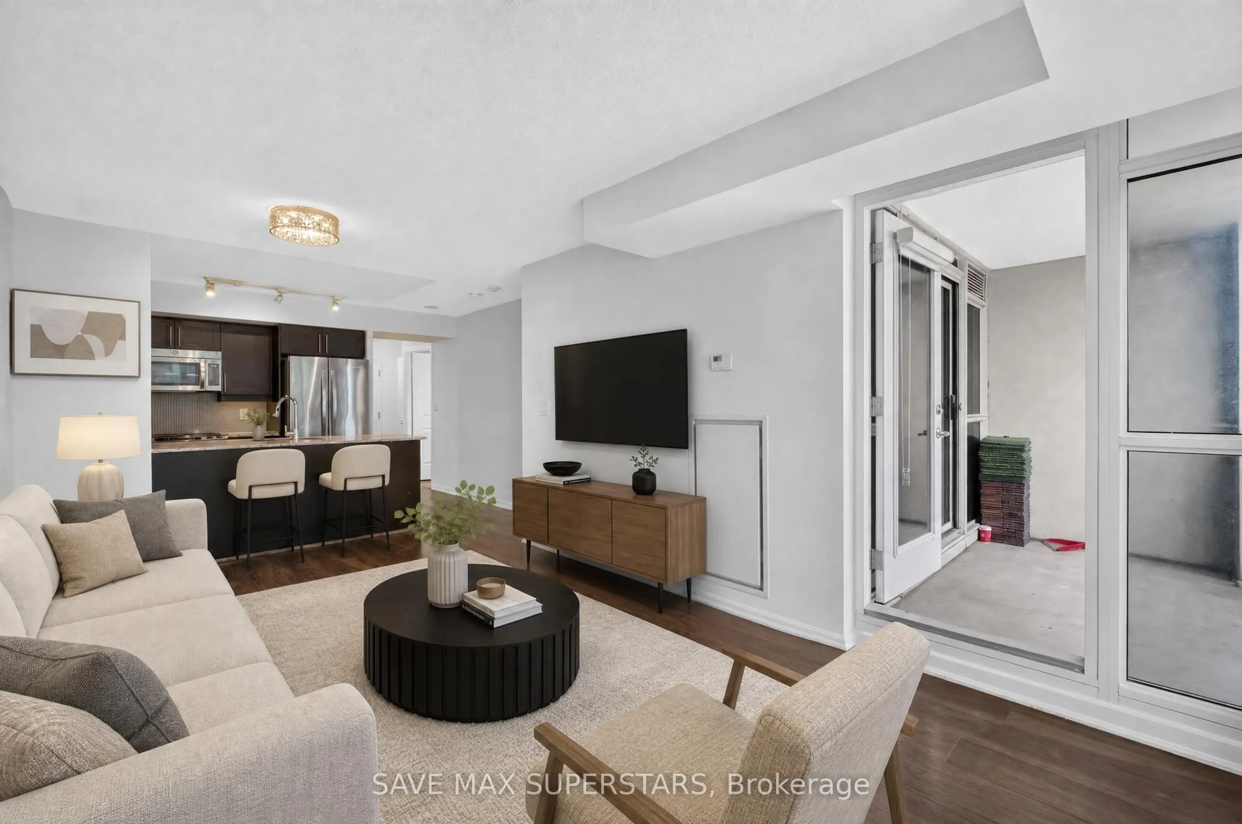 35 Bastion Street #714