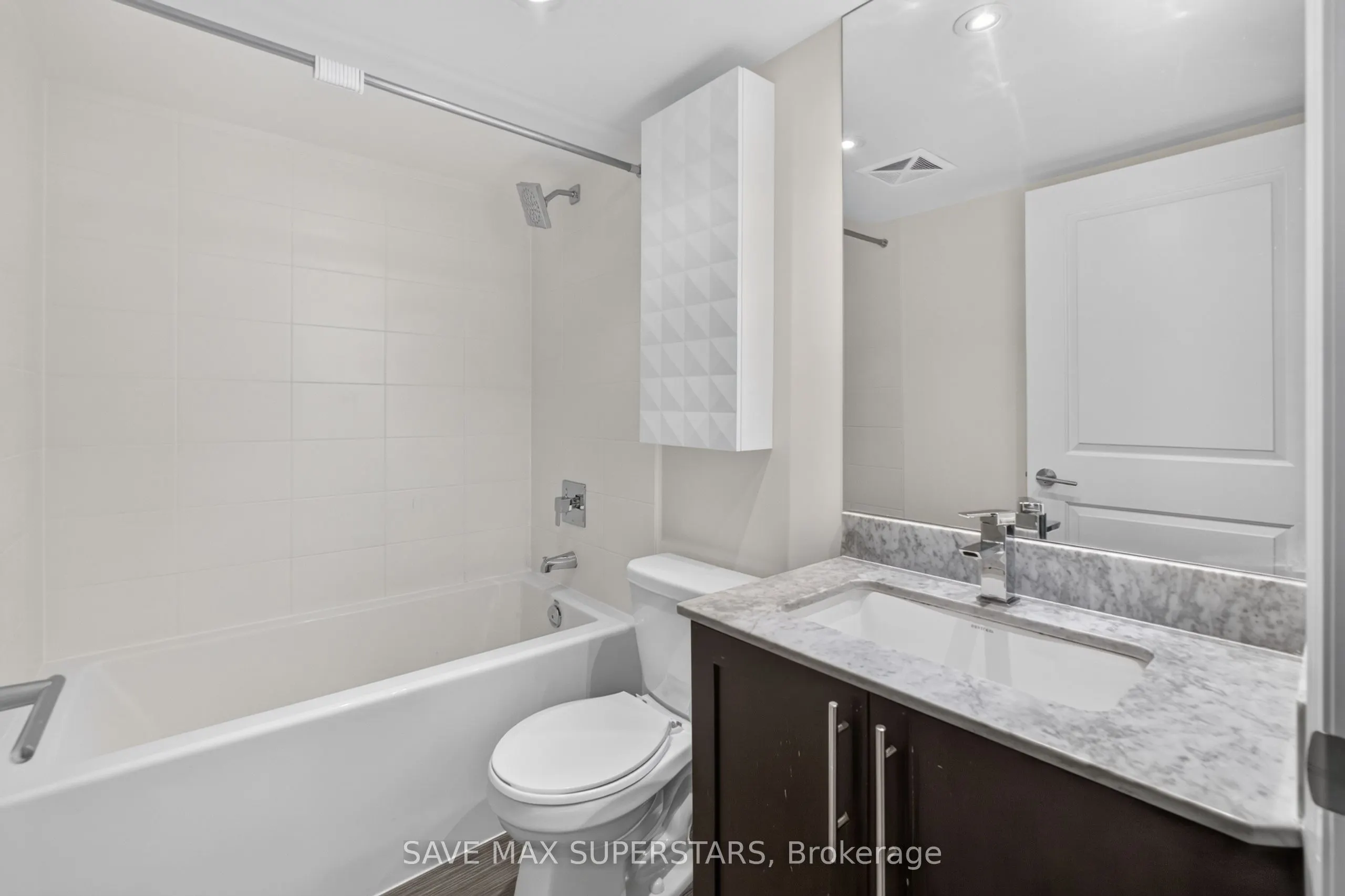 35 Bastion Street #714