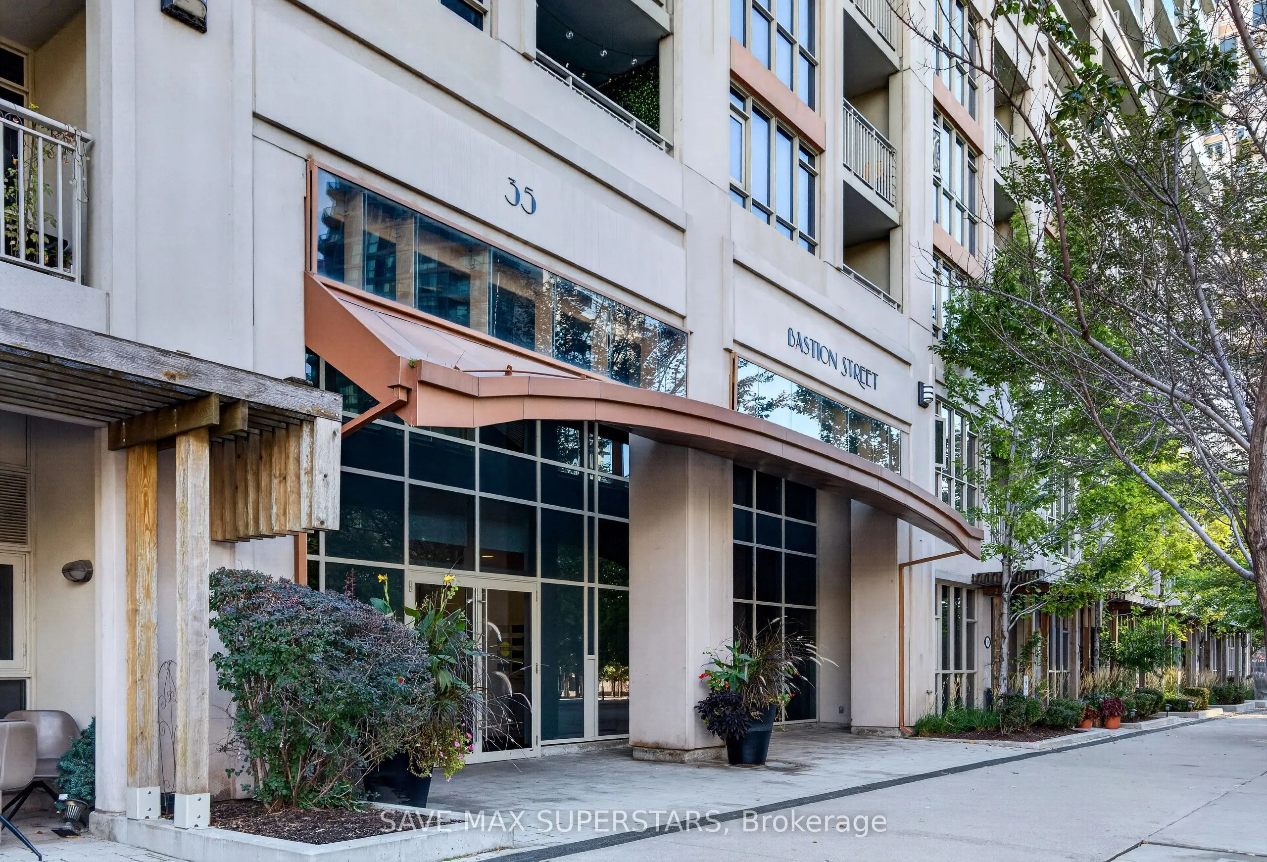 35 Bastion Street #714