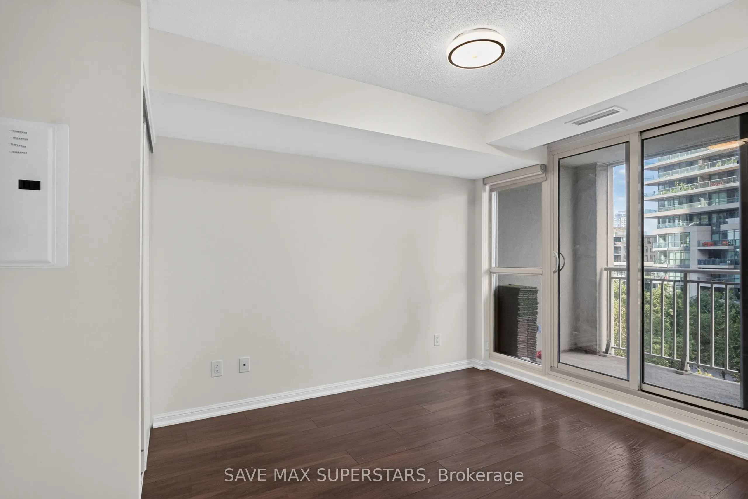 35 Bastion Street #714