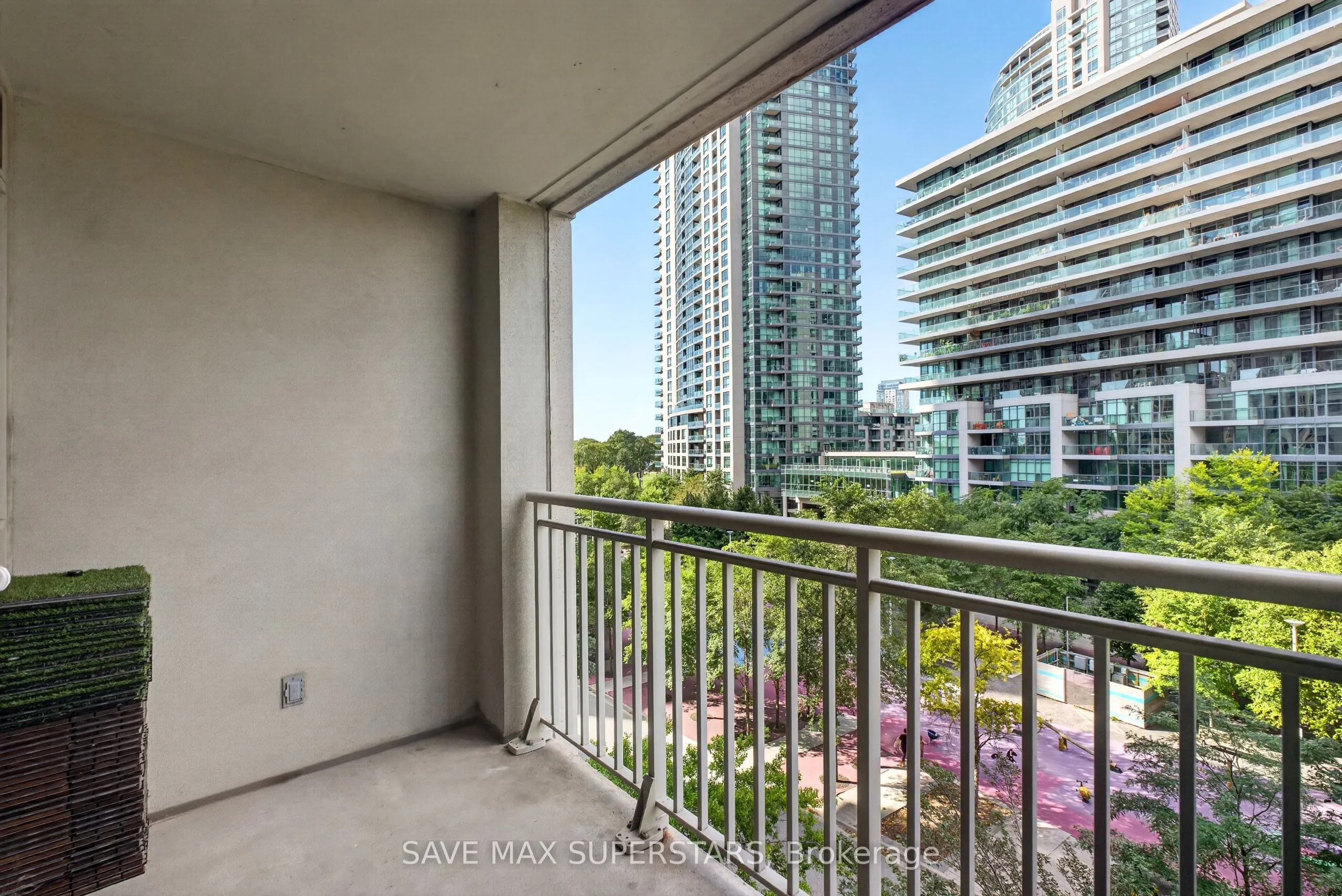 35 Bastion Street #714