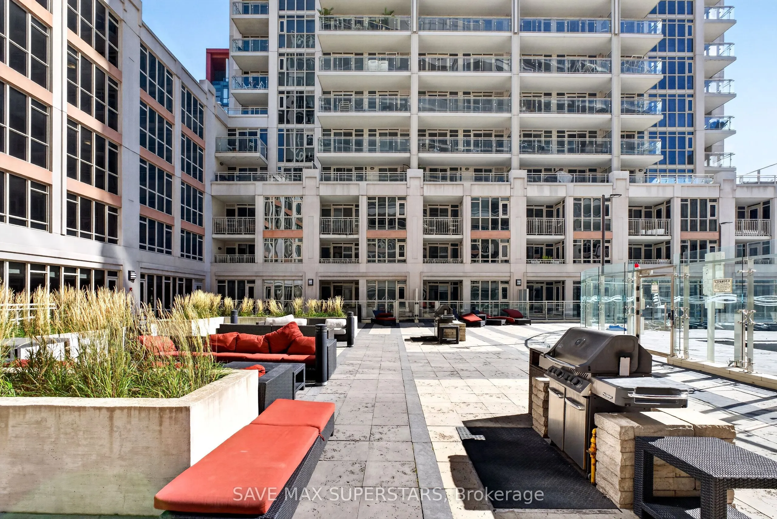 35 Bastion Street #714