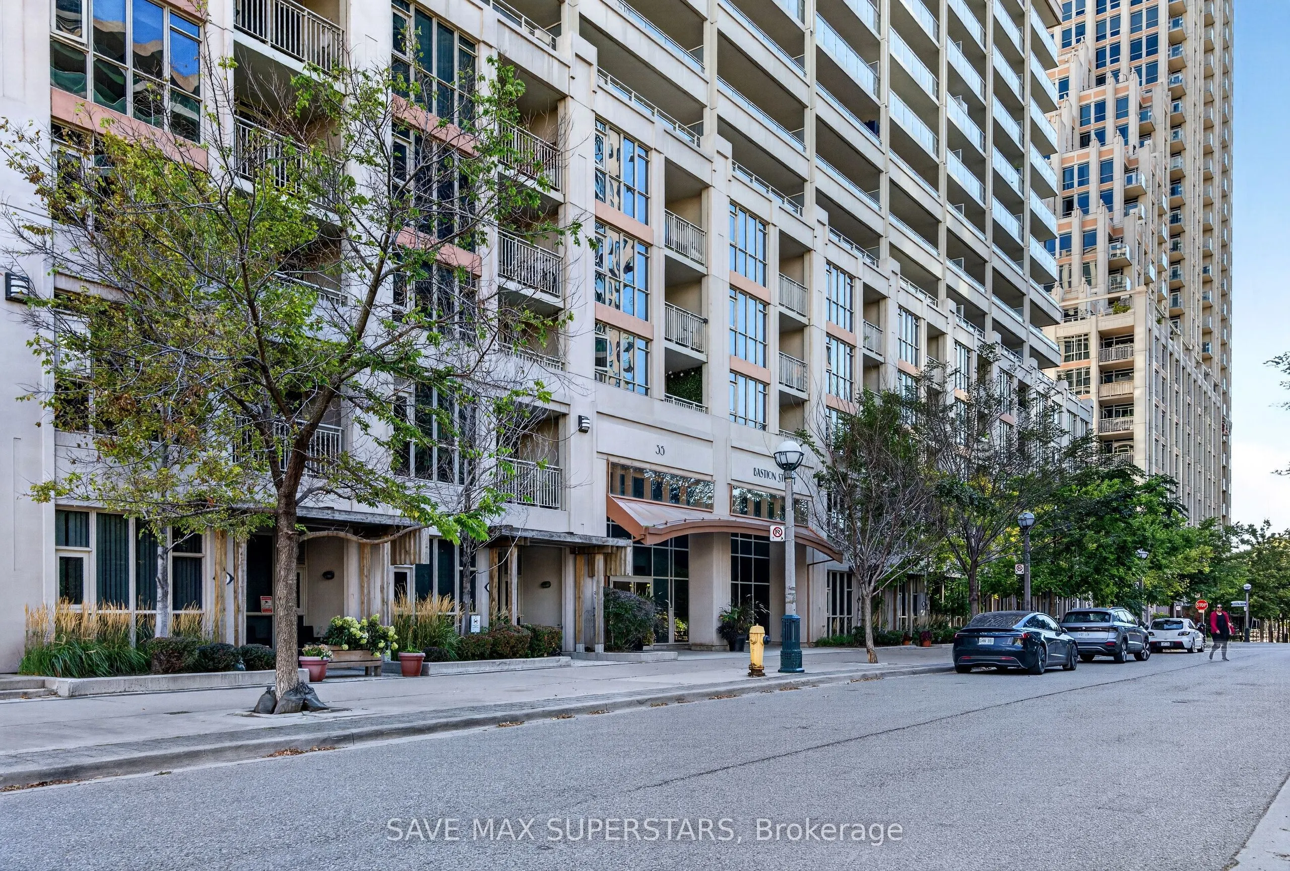 35 Bastion Street #714