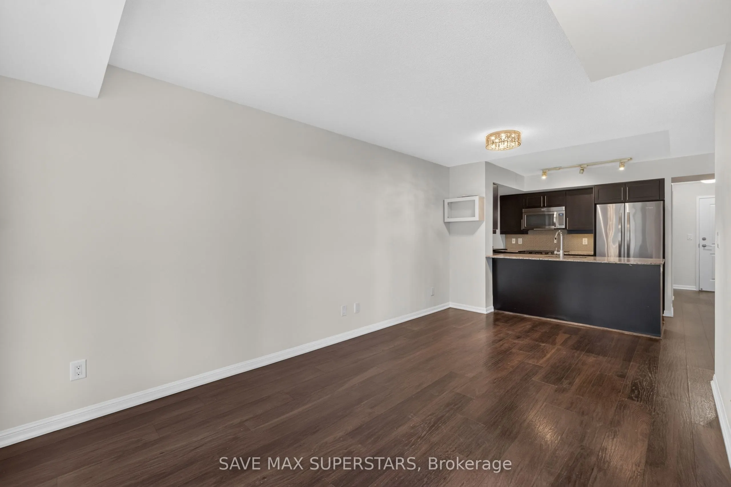 35 Bastion Street #714