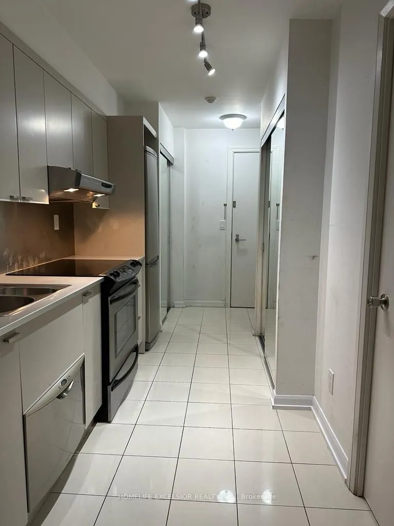 111 Elizabeth Street #632