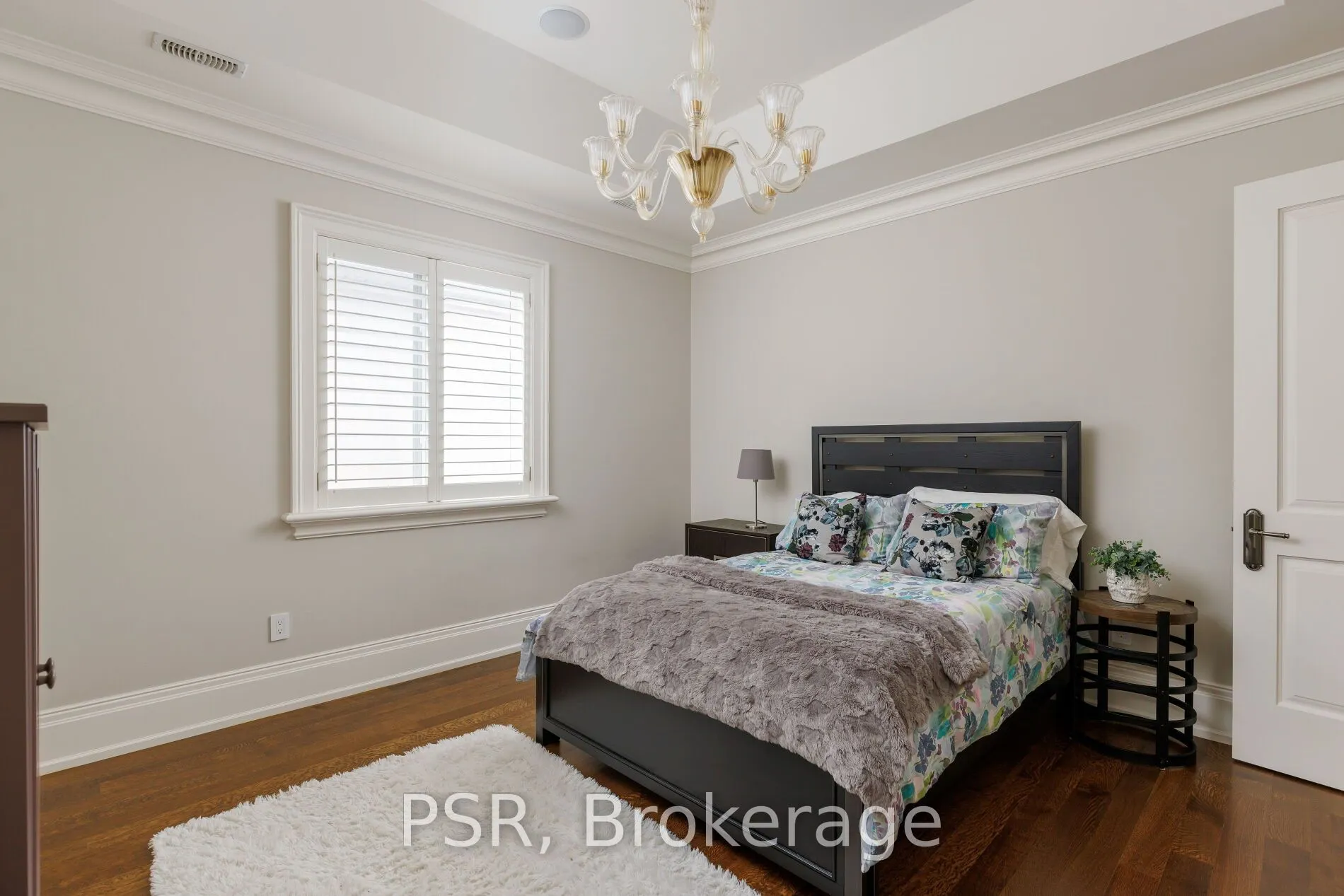 94 Munro Boulevard
