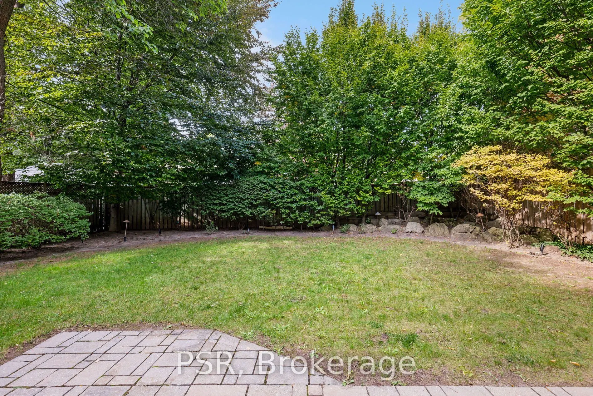 94 Munro Boulevard