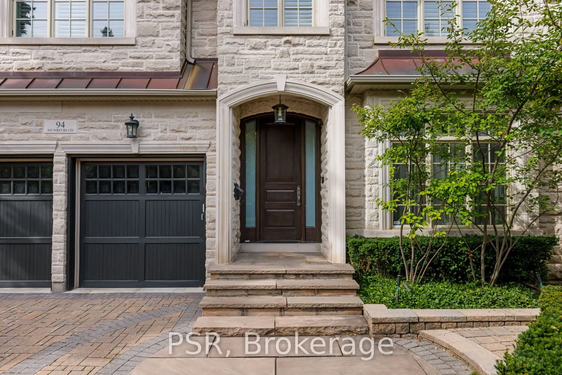 94 Munro Boulevard