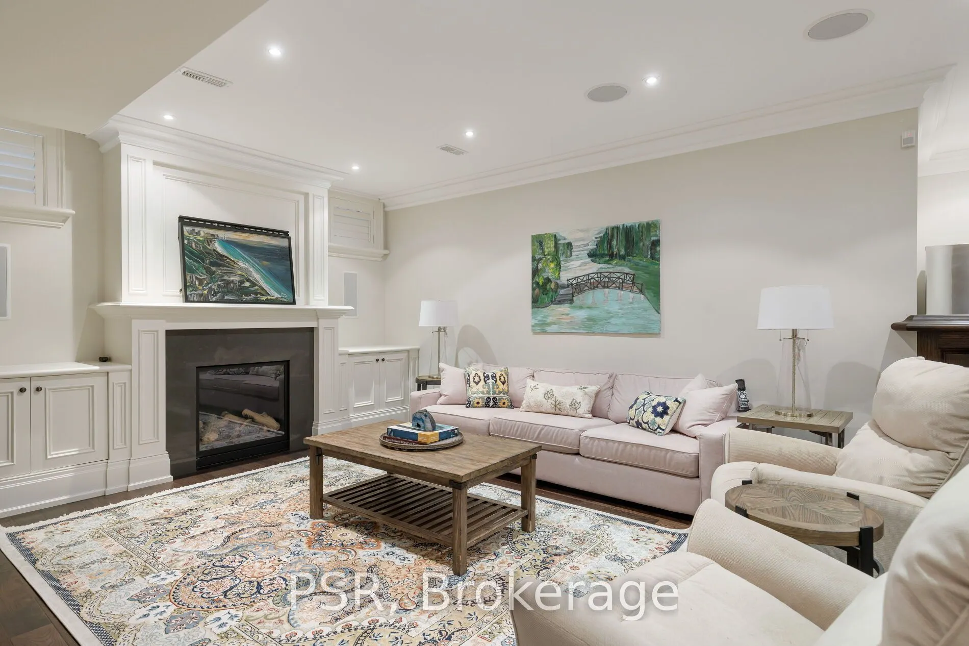 94 Munro Boulevard