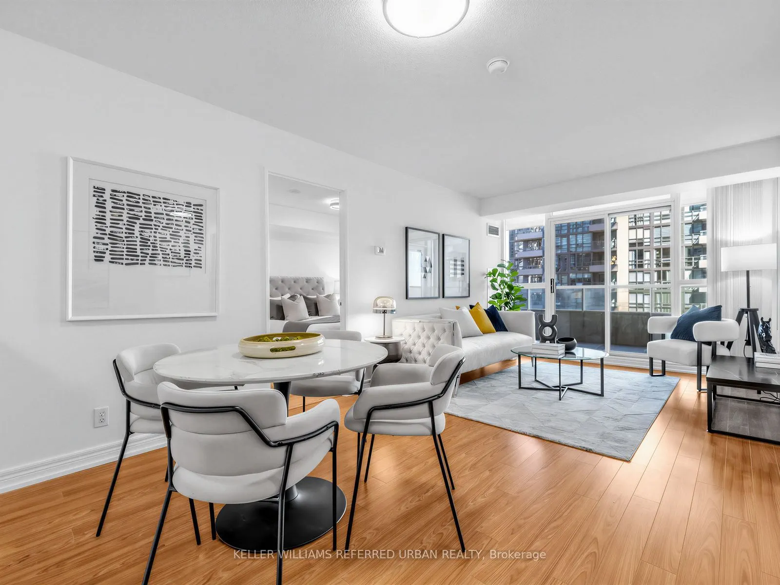 23 Hollywood Avenue #1807