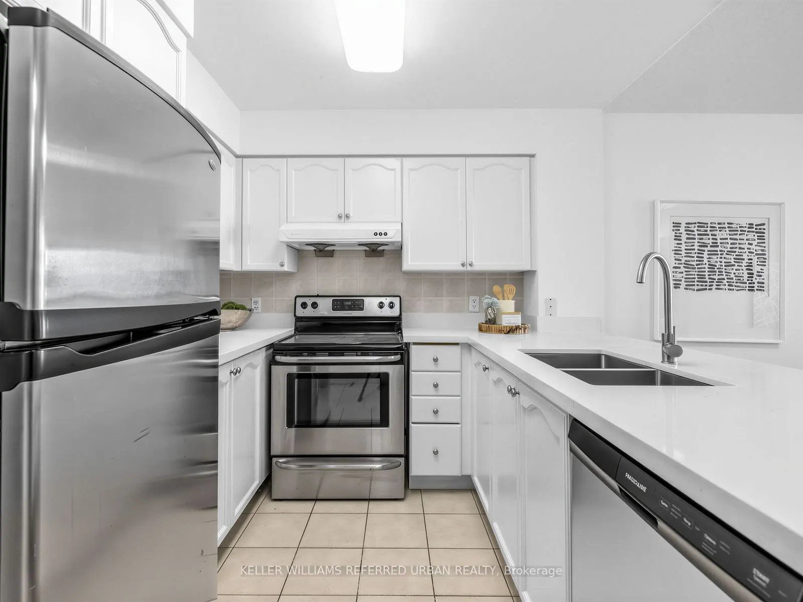 23 Hollywood Avenue #1807