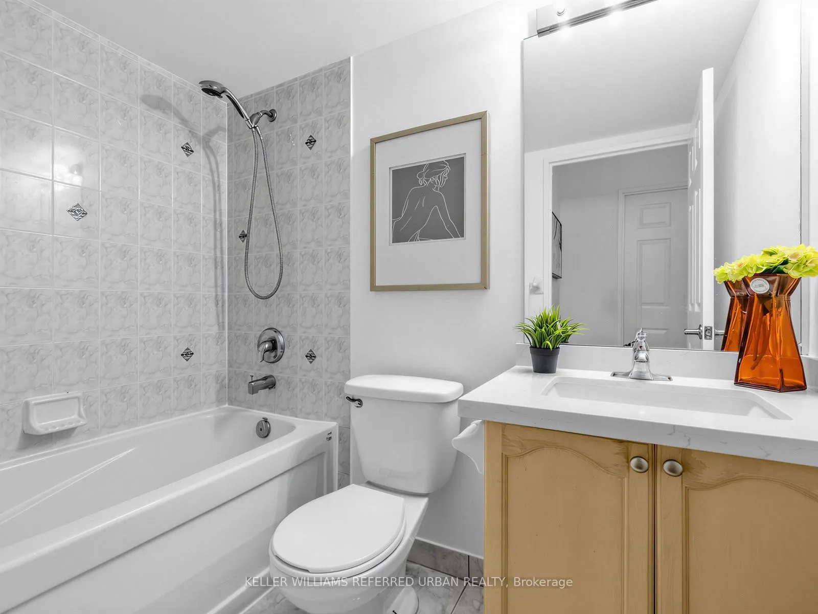 23 Hollywood Avenue #1807