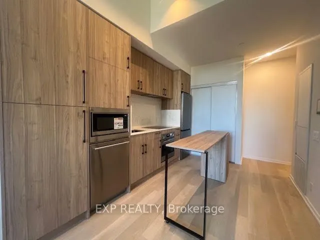 109 Erskine Avenue #609