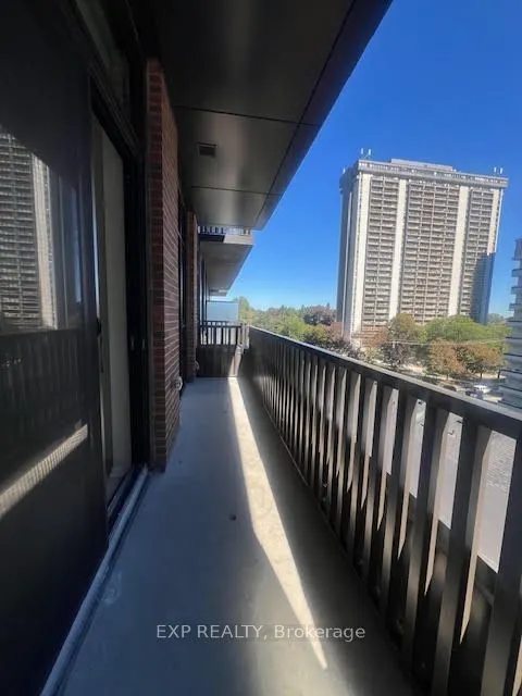 109 Erskine Avenue #609