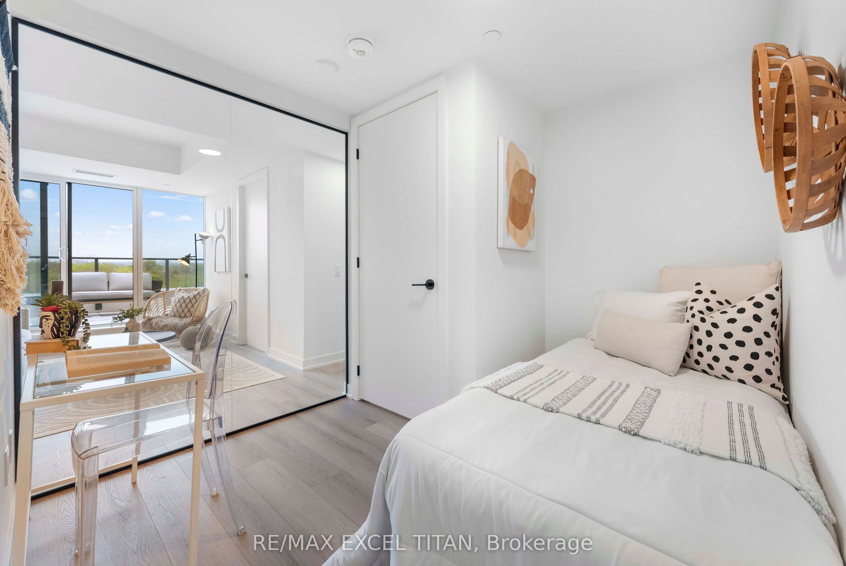 5 Lakeview Avenue #611