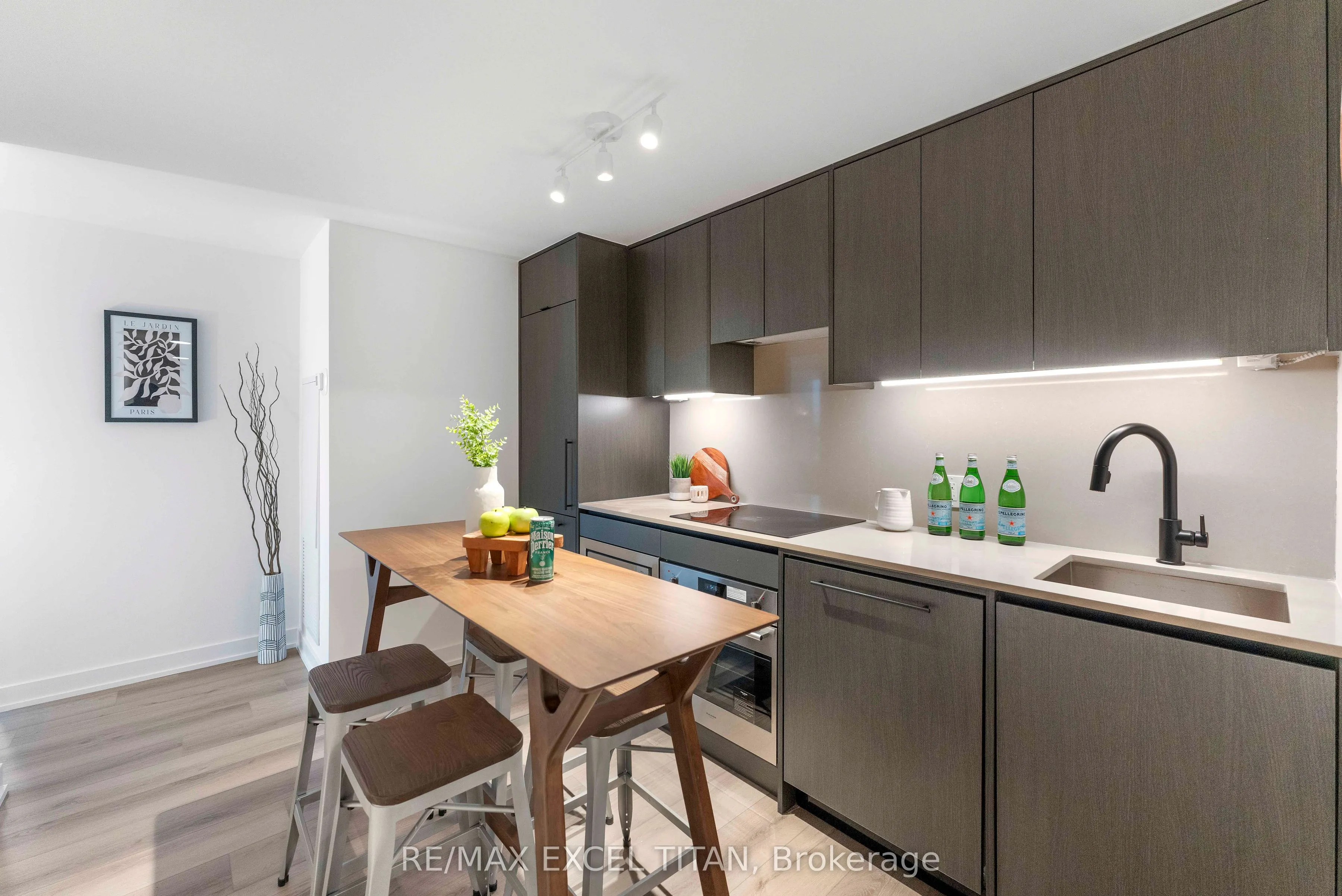 5 Lakeview Avenue #611