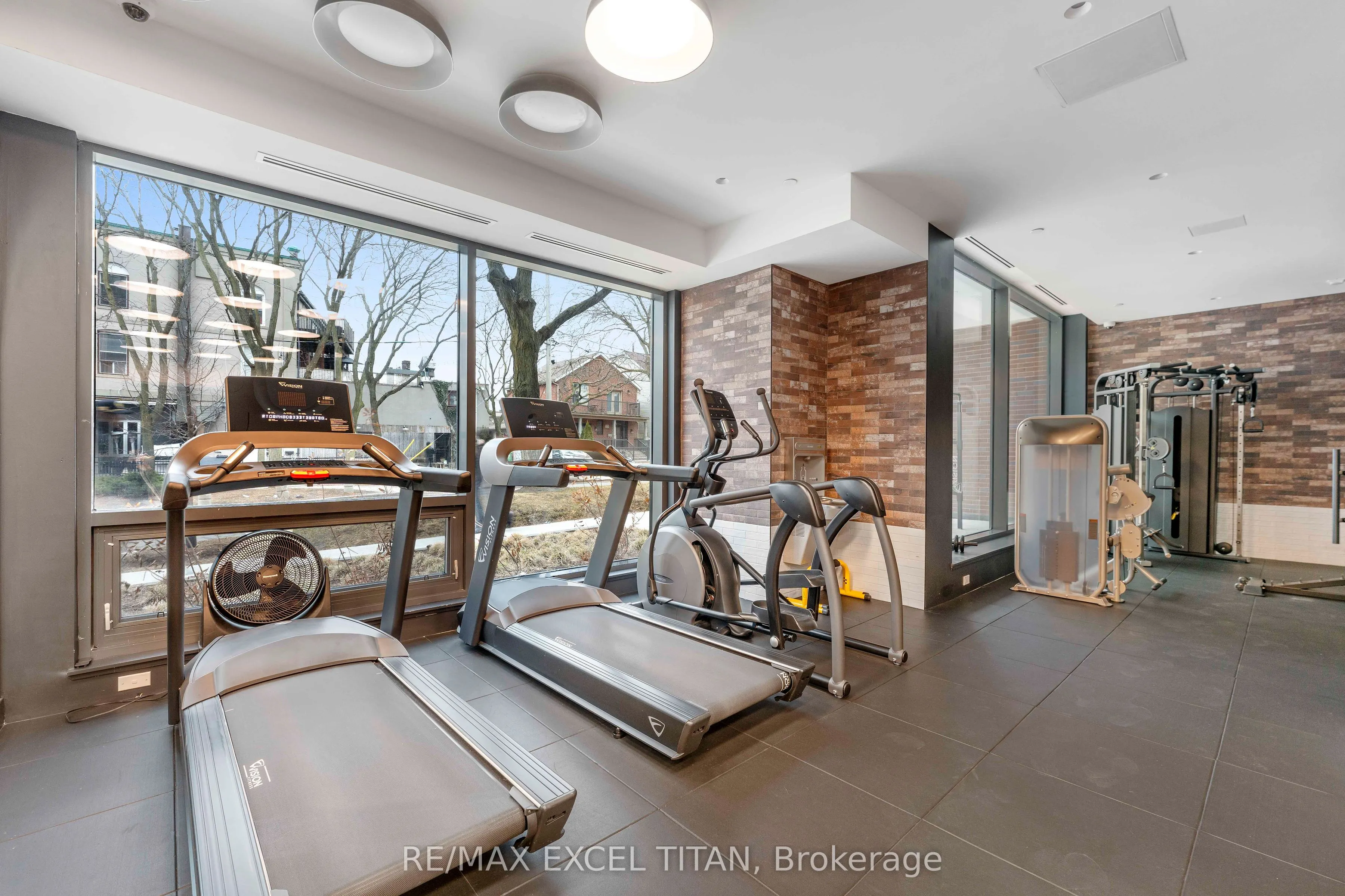 5 Lakeview Avenue #611