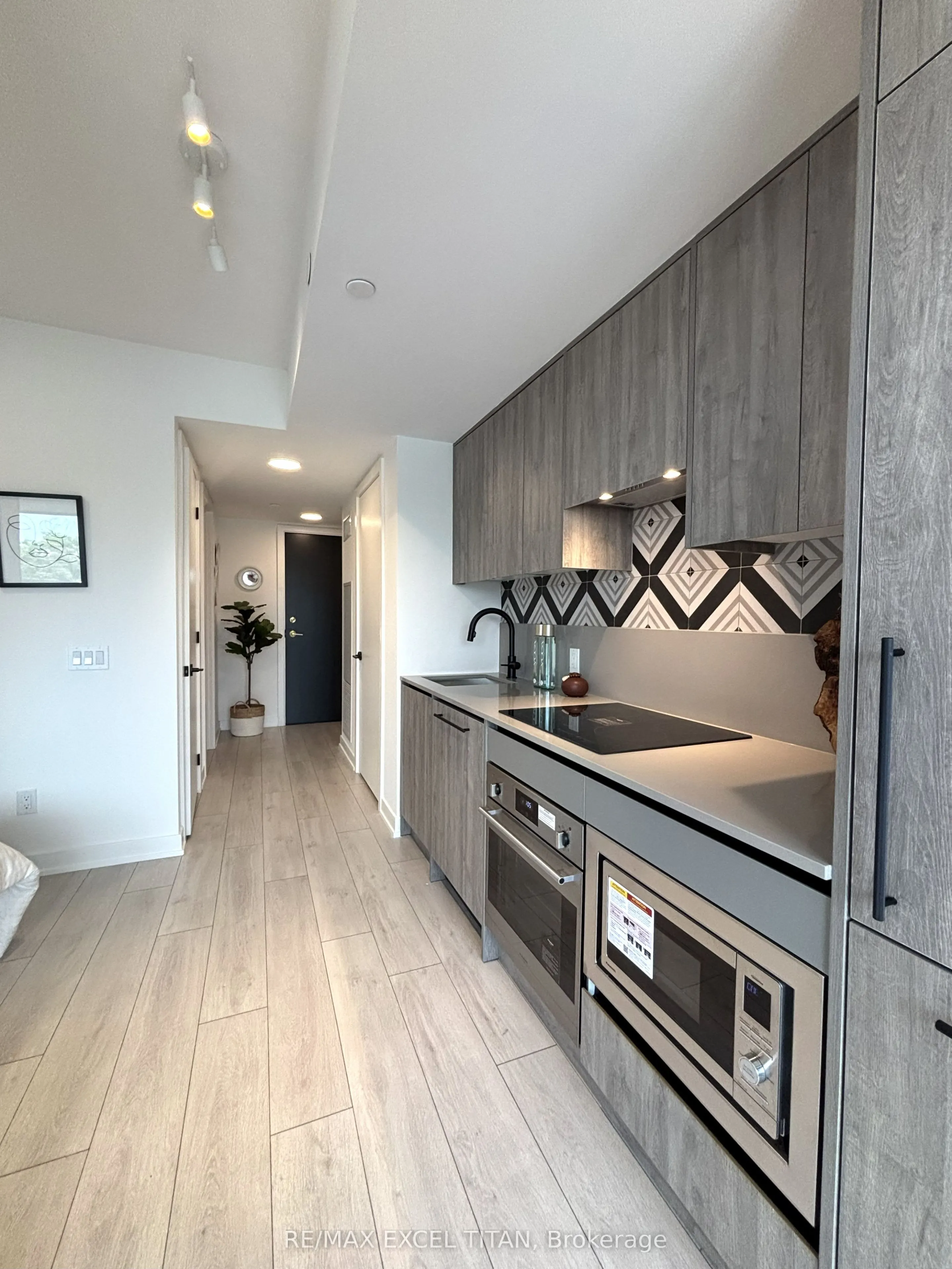 5 Lakeview Avenue #416