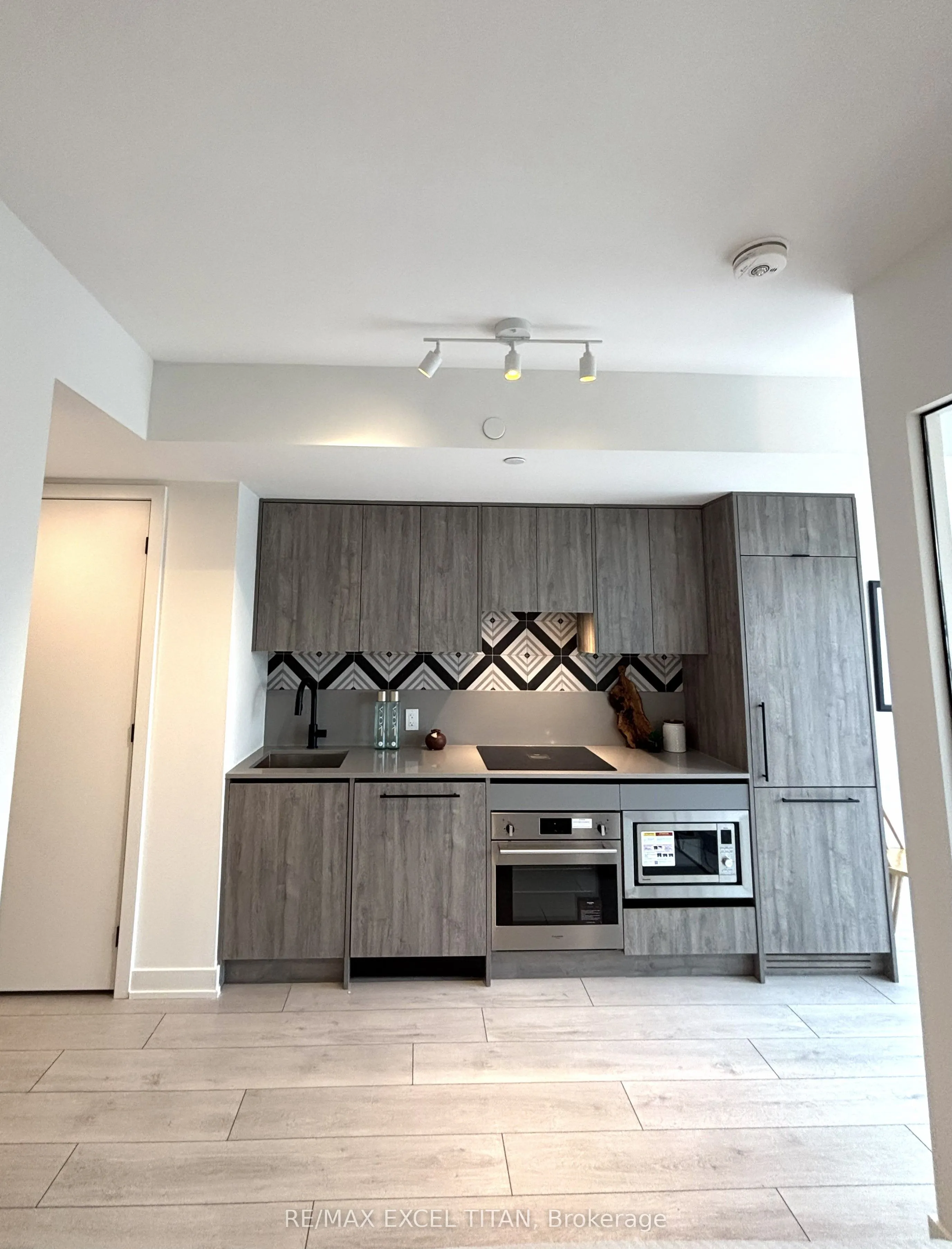 5 Lakeview Avenue #416