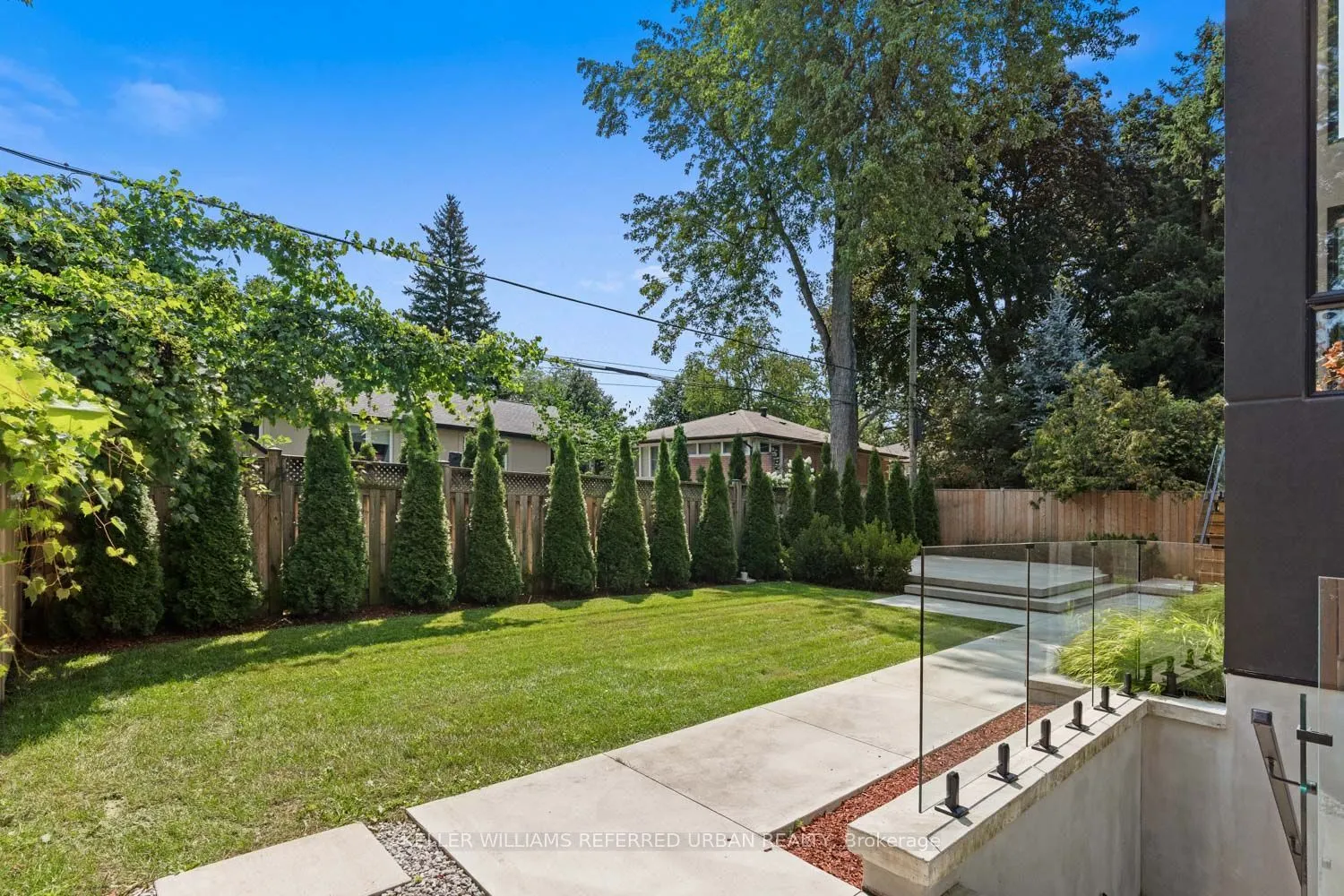 27 Berkinshaw Crescent
