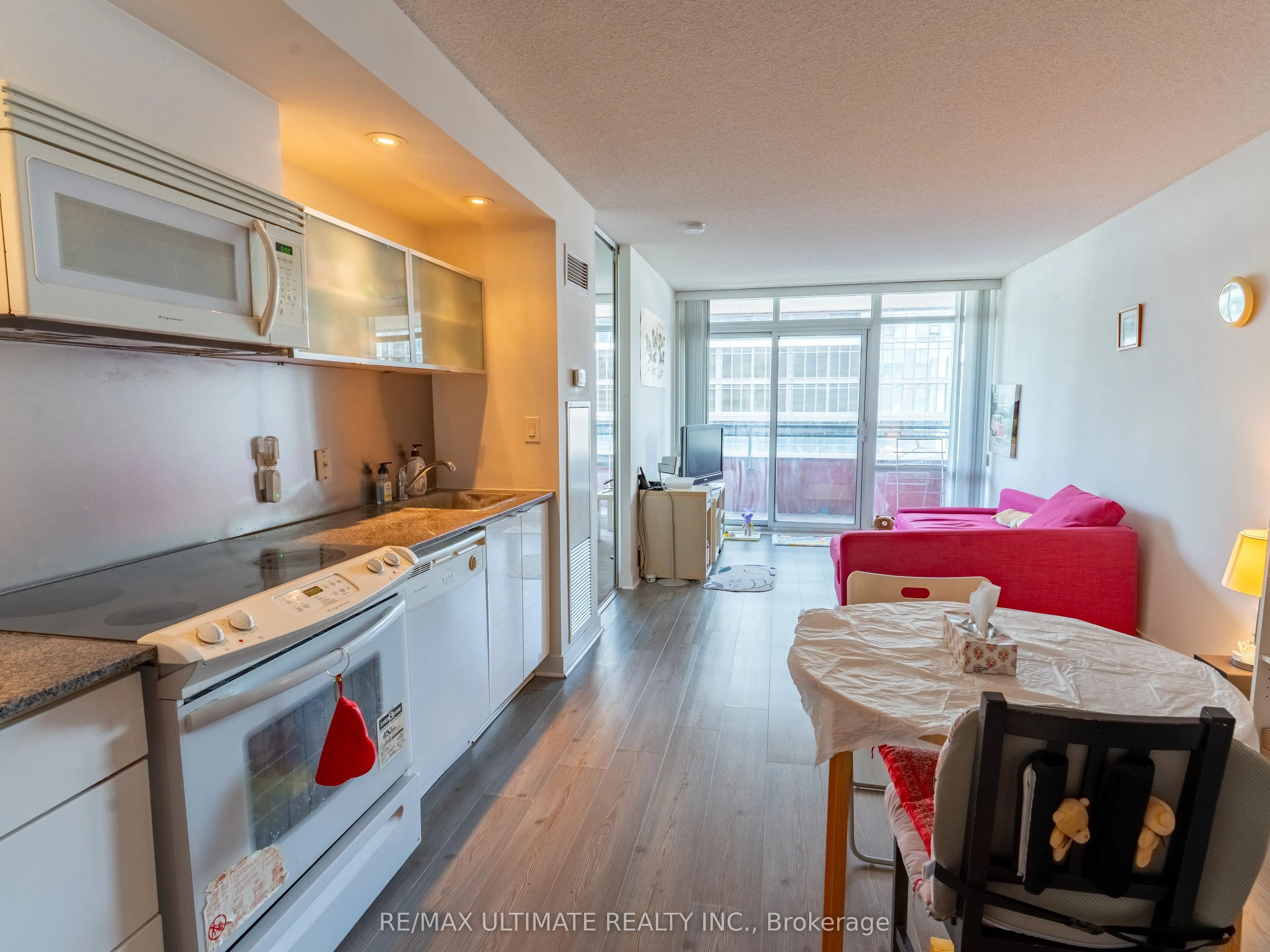 4K Spadina Avenue #1515