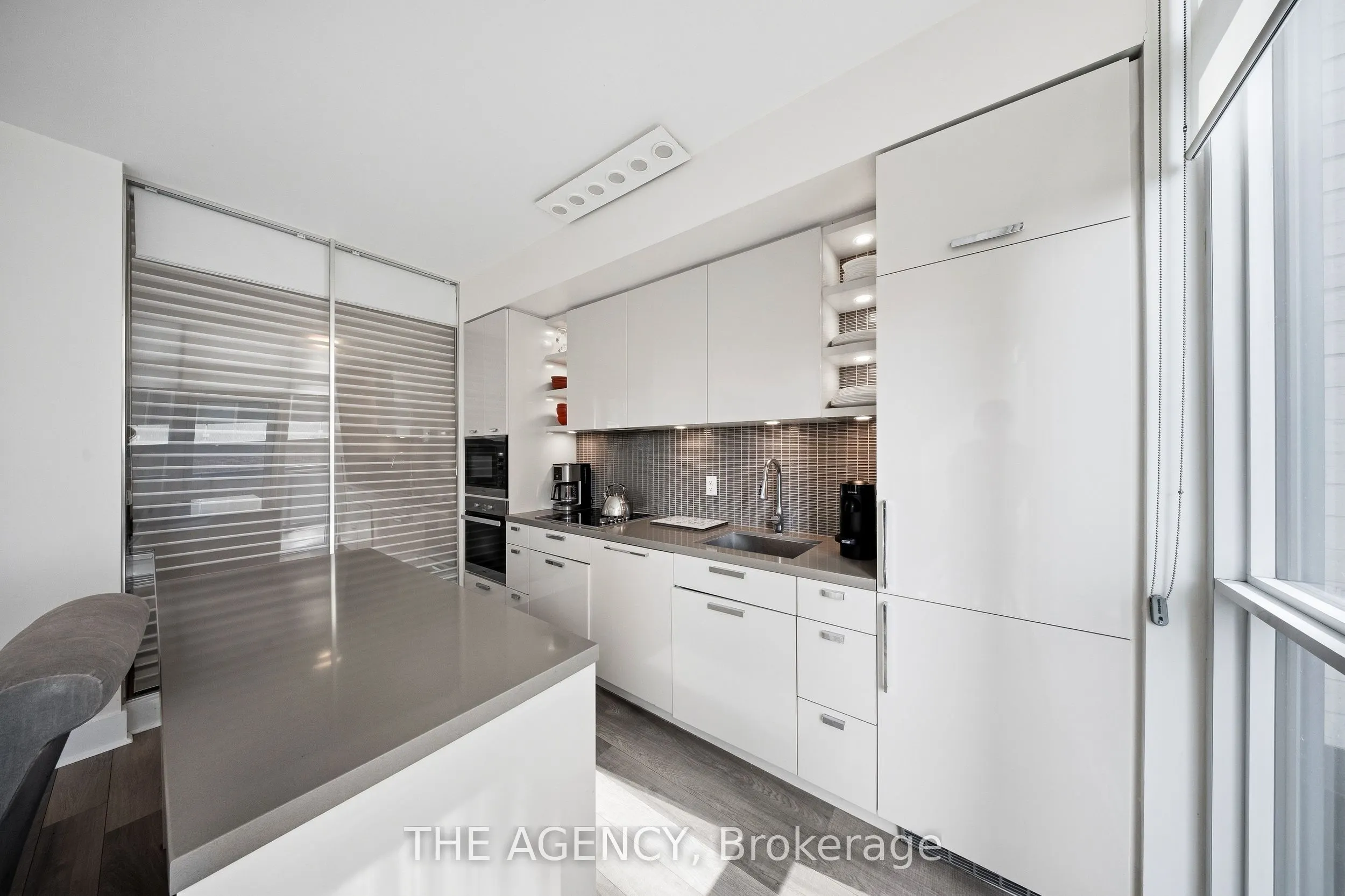 32 Davenport Road #401
