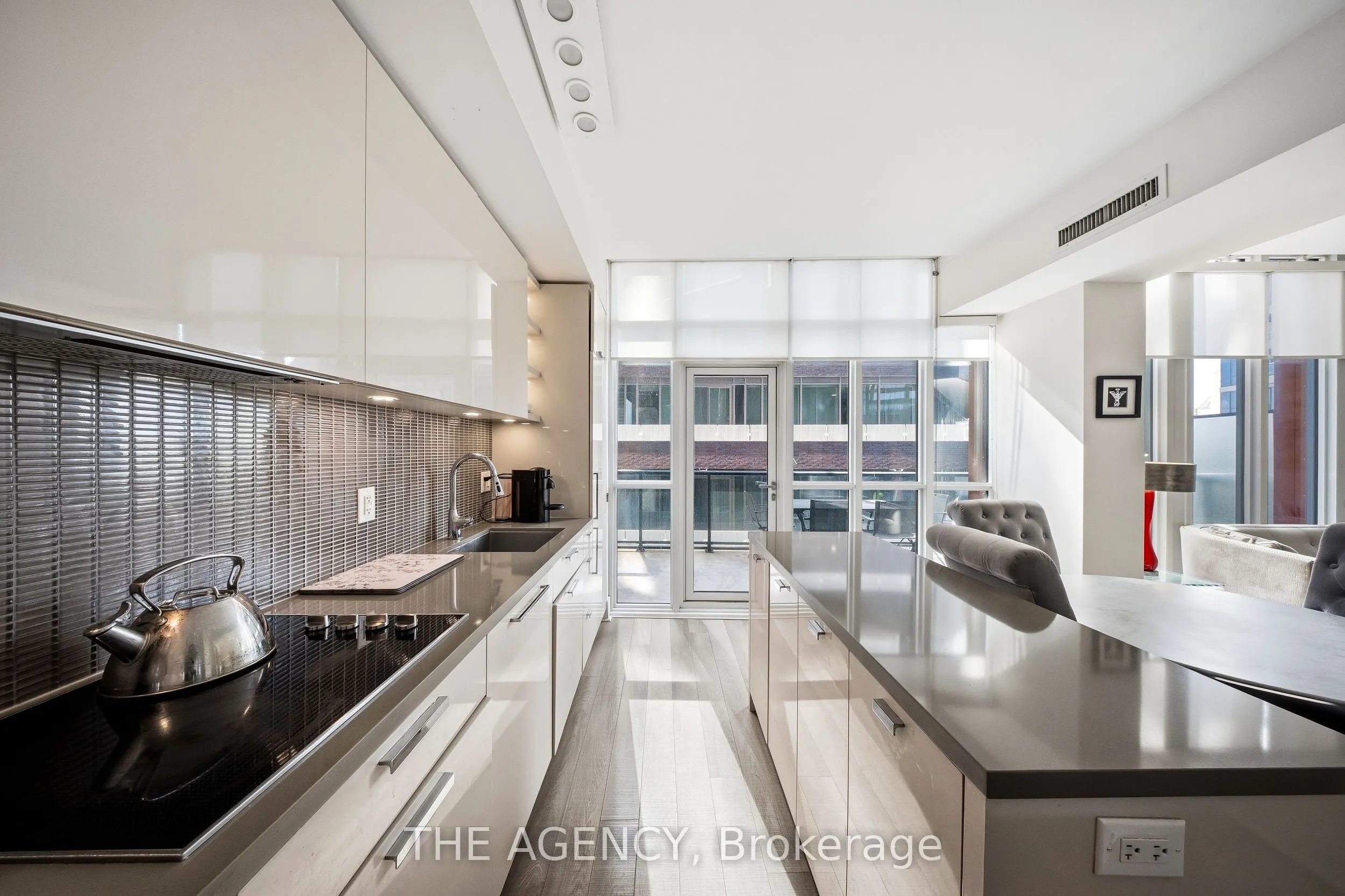 32 Davenport Road #401